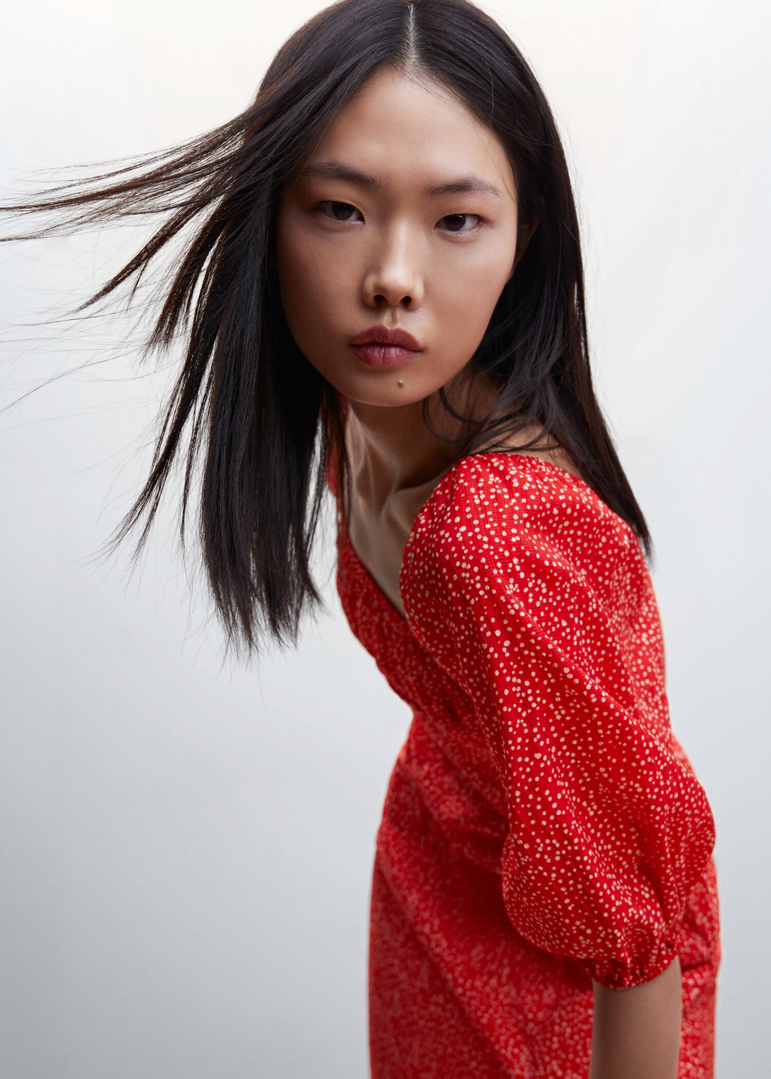 Puffed sleeves midi dress - Details of the article 1