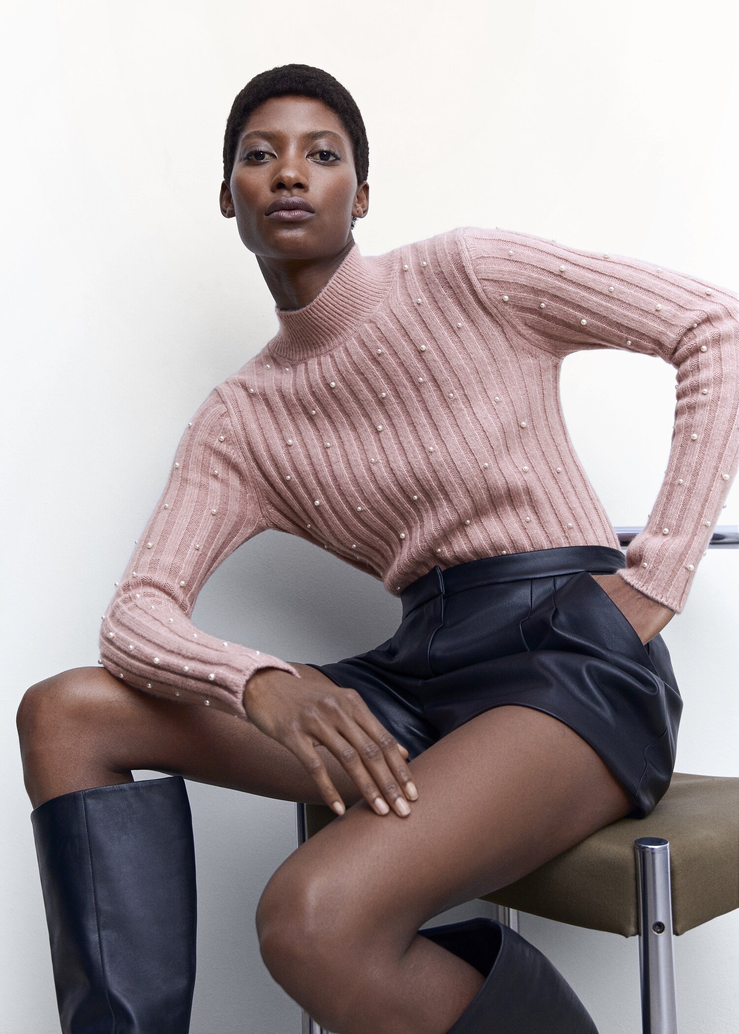 Pearl turtleneck sweater - Details of the article 2