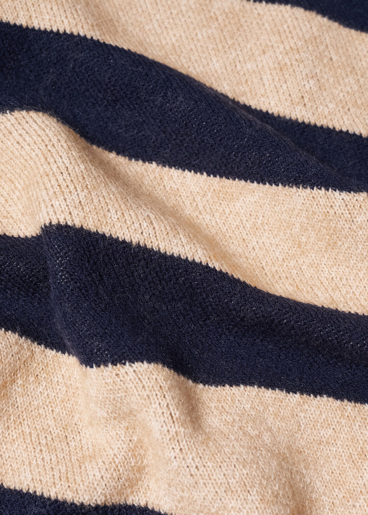 Round-neck striped sweater - Details of the article 8