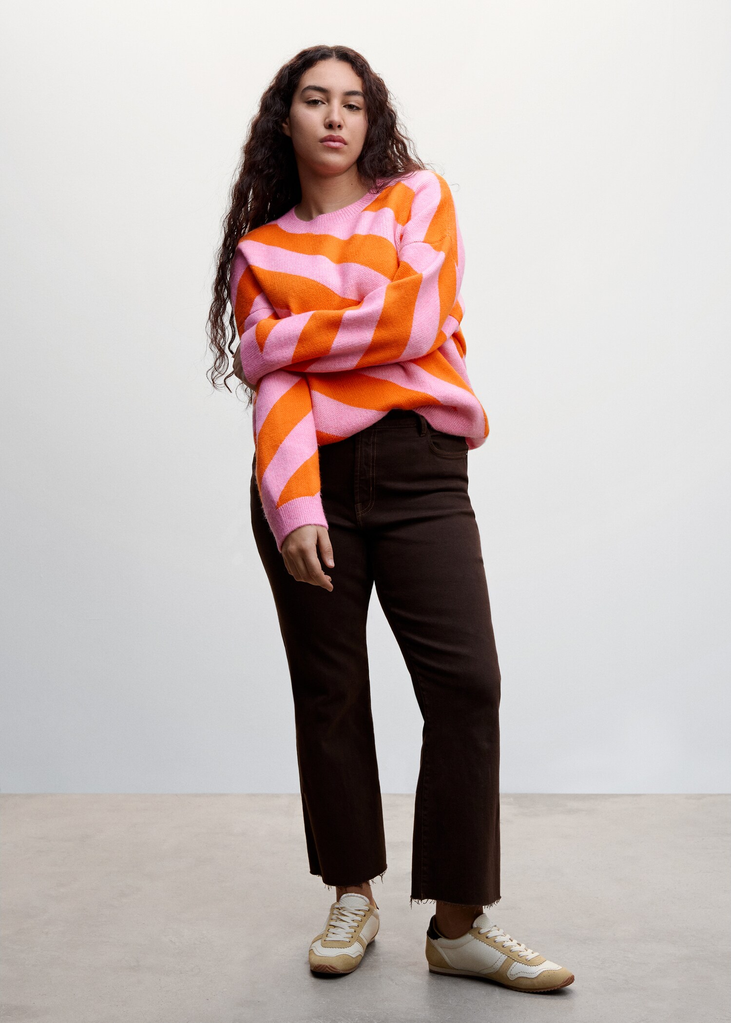 Round-neck striped sweater - Details of the article 3