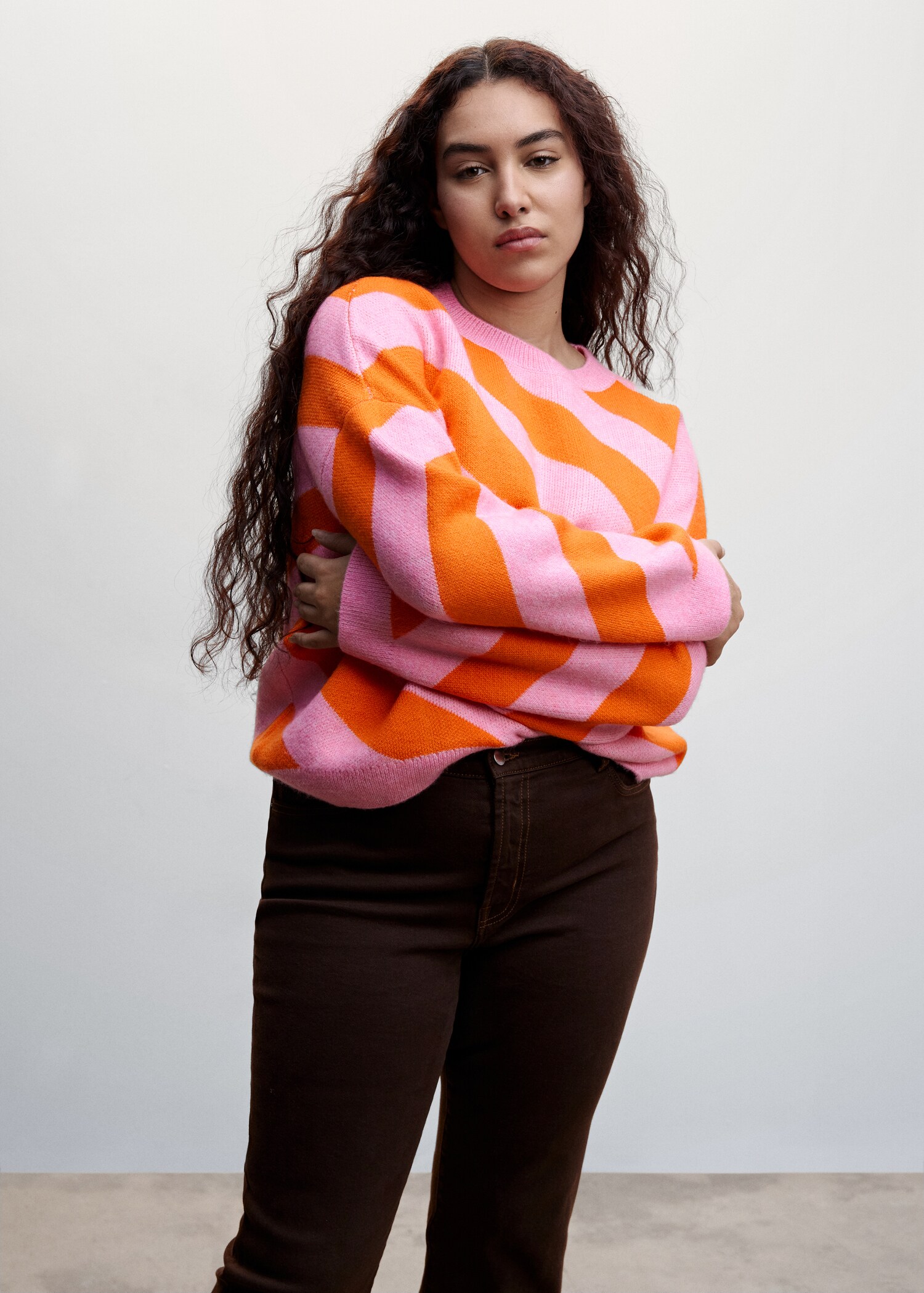 Round-neck striped sweater - Details of the article 5