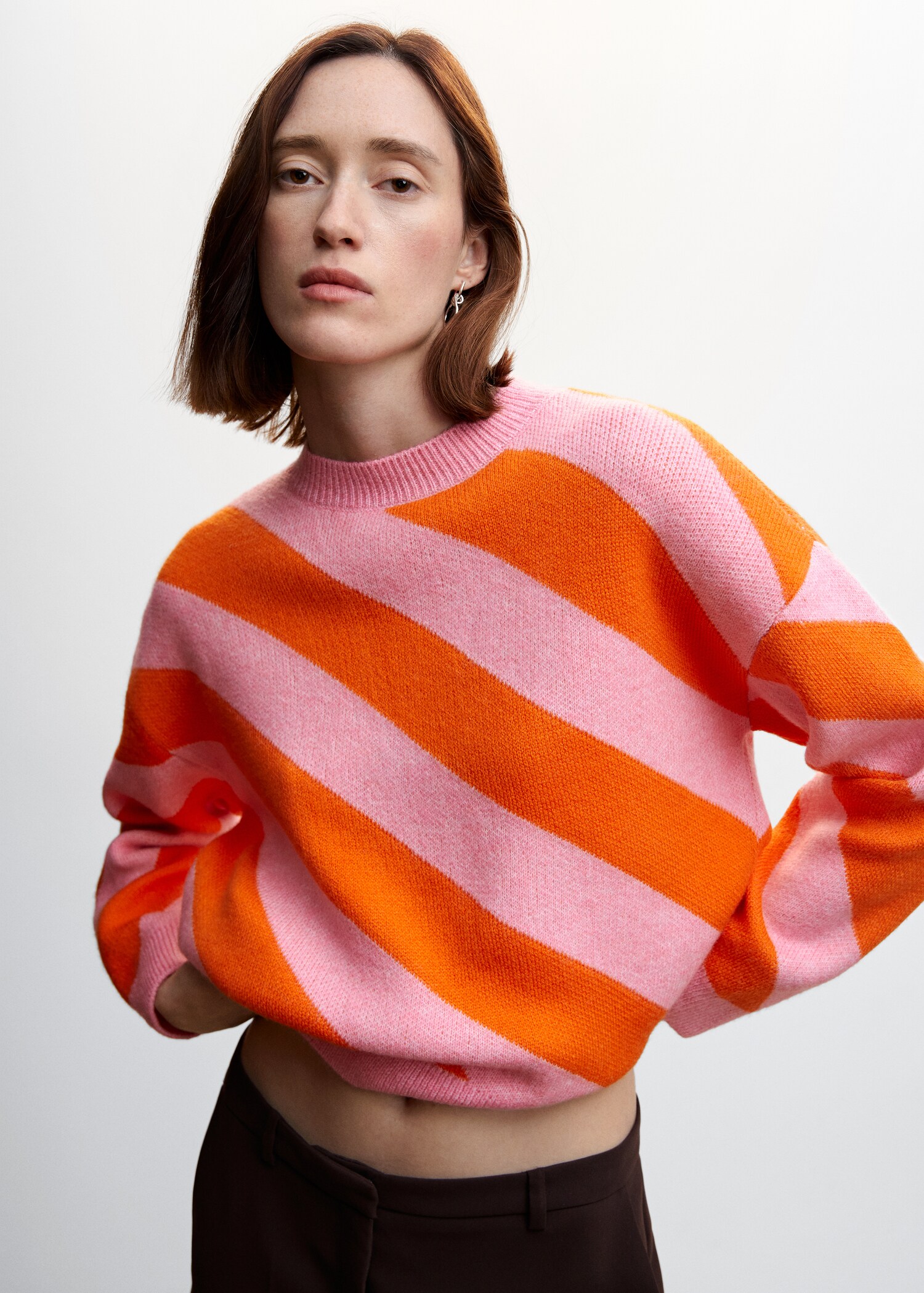 Round-neck striped sweater - Details of the article 6