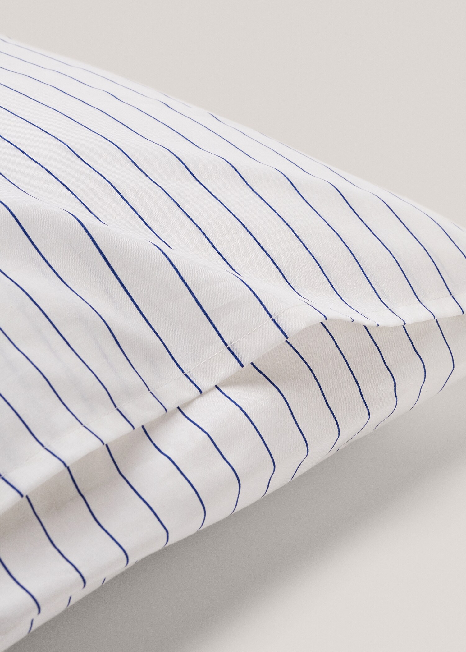 Striped print cushion cover 60x60cm (Pack of 2) - Details of the article 2