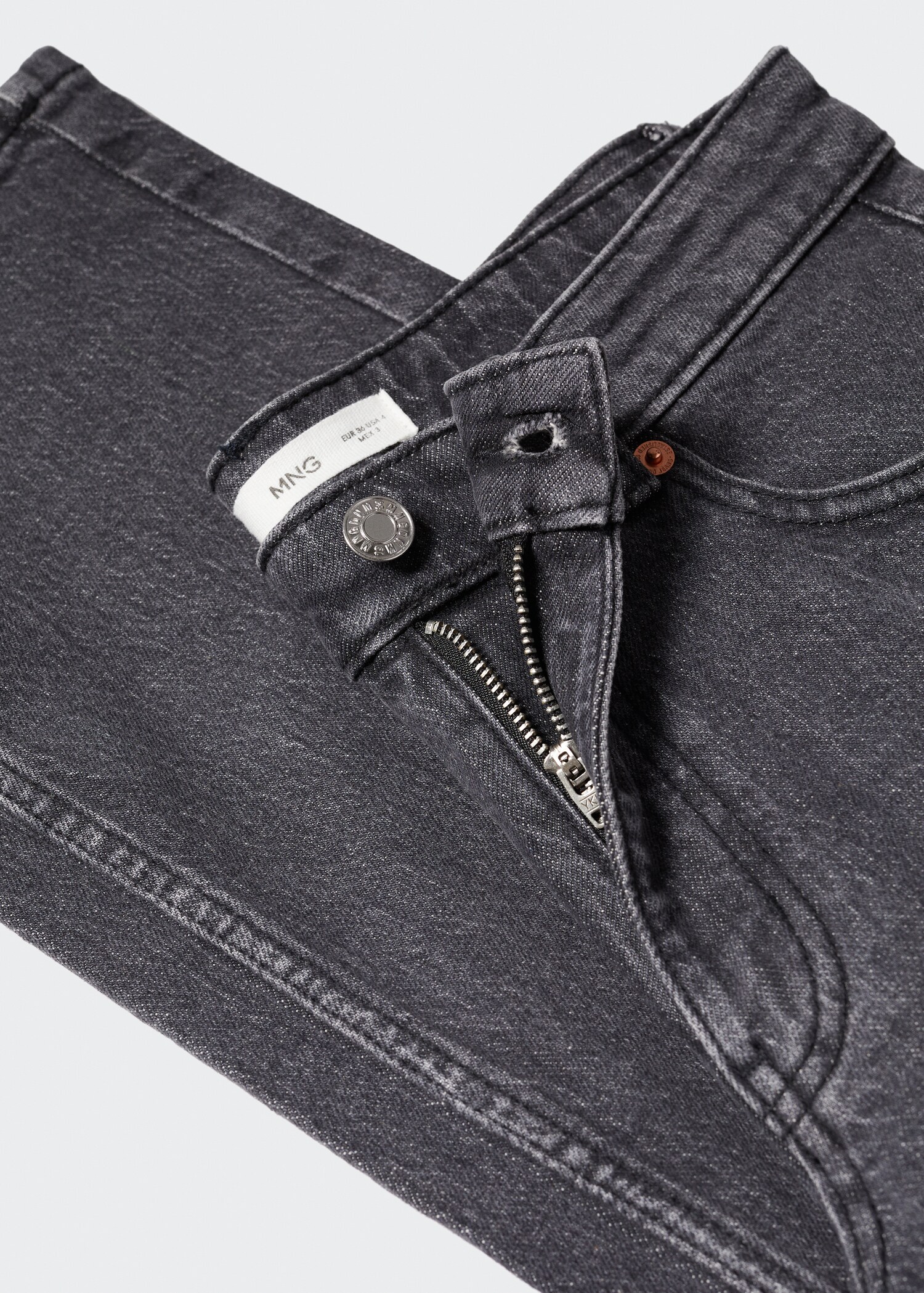 Medium-comfort straight jeans - Details of the article 8