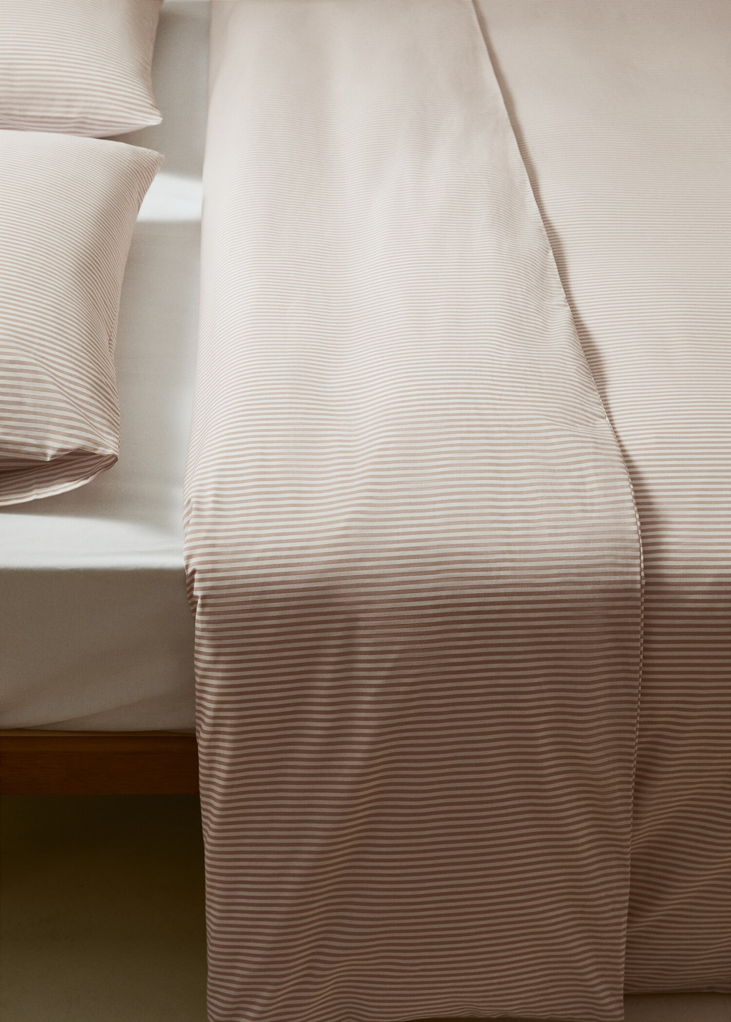 Striped duvet cover 60 in - Details of the article 8