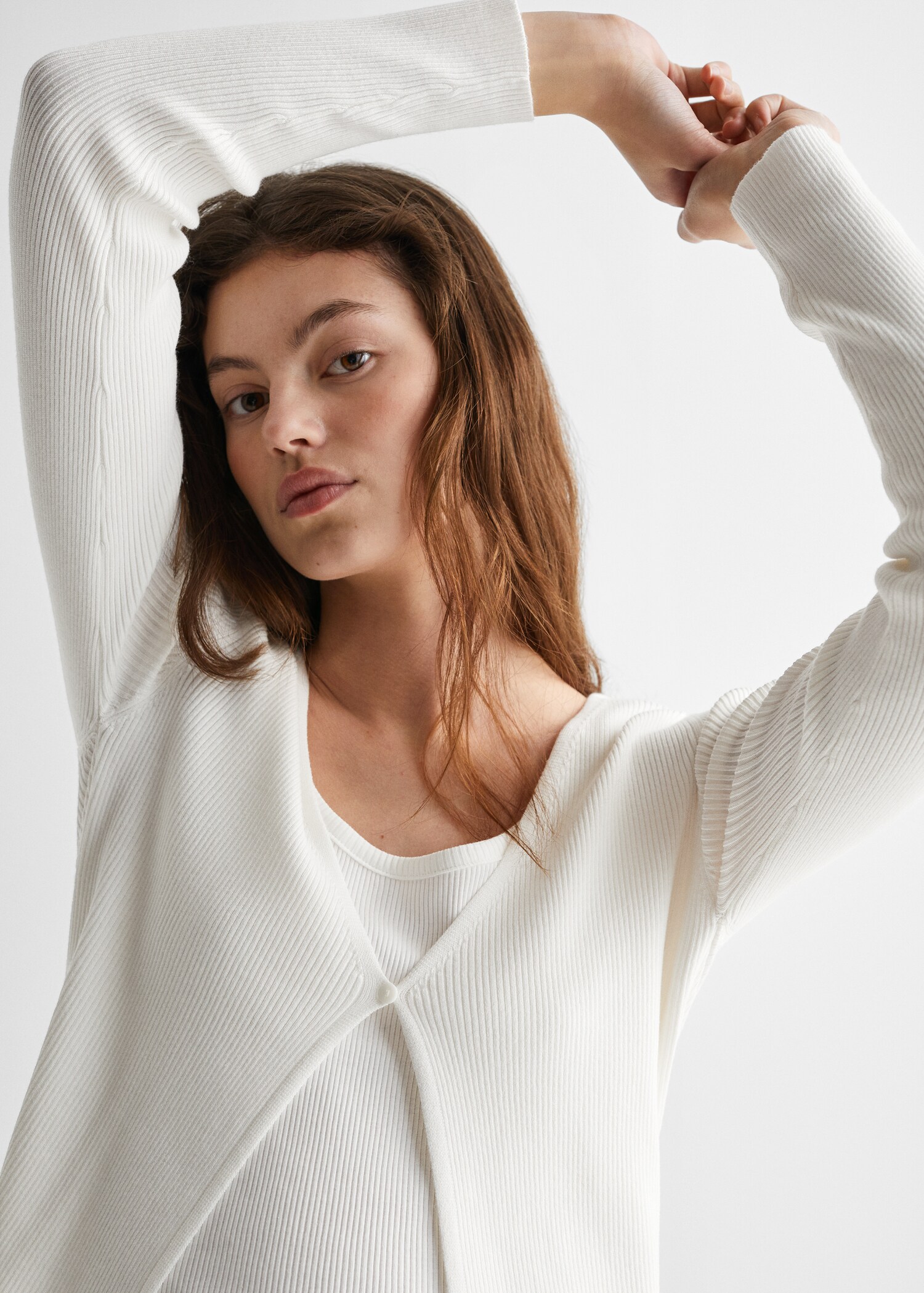 Ribbed cardigan with buttons - Details of the article 1