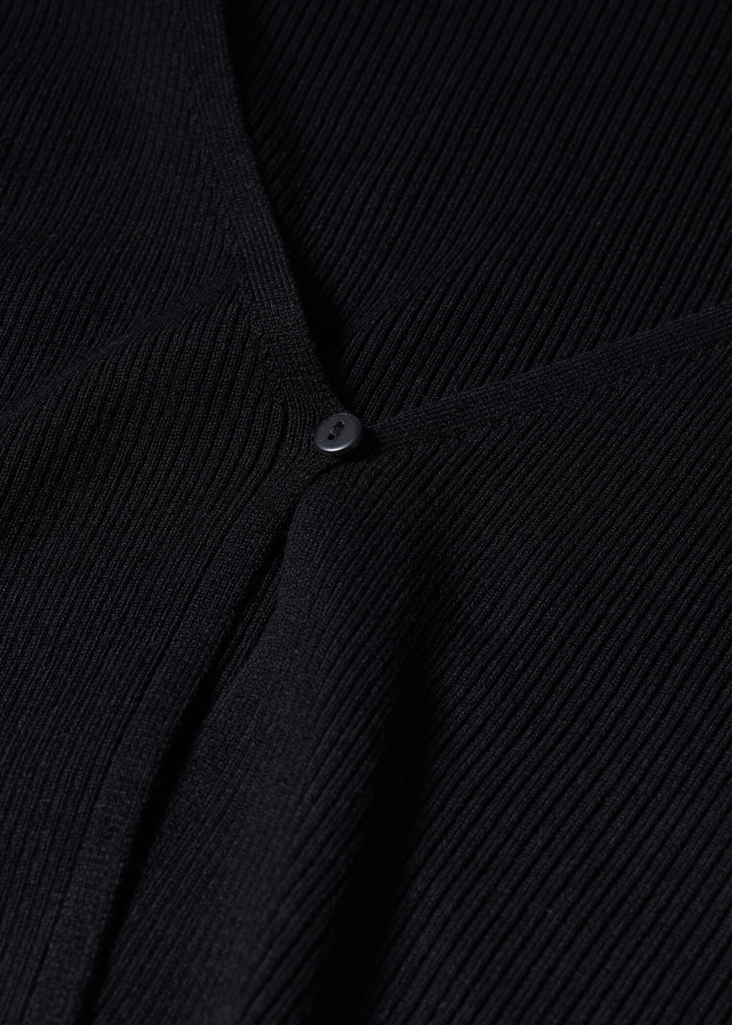 Ribbed cardigan with buttons - Details of the article 8
