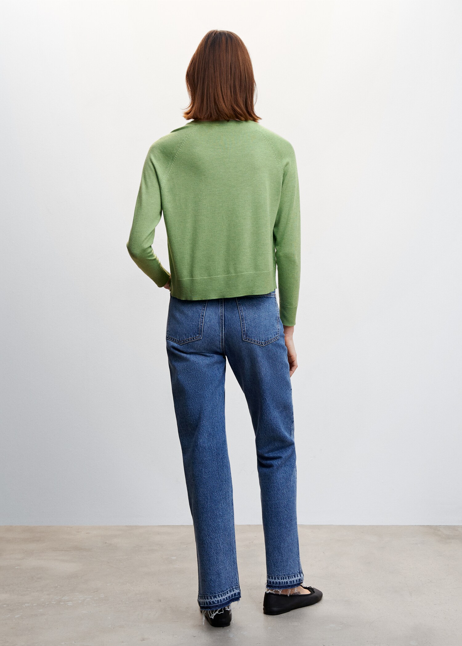 Fine-knit crew-neck sweater - Reverse of the article