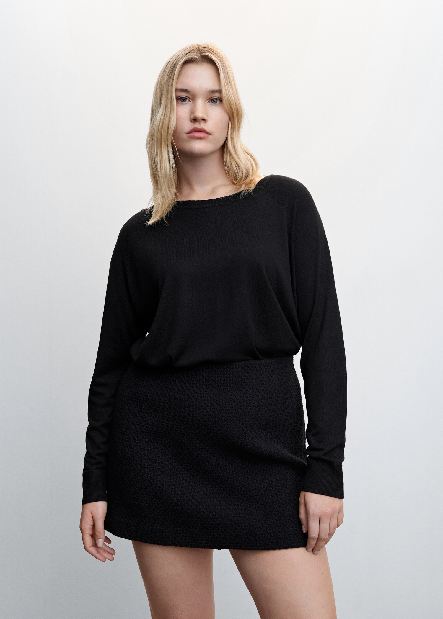 Fine-knit crew-neck sweater - Details of the article 5