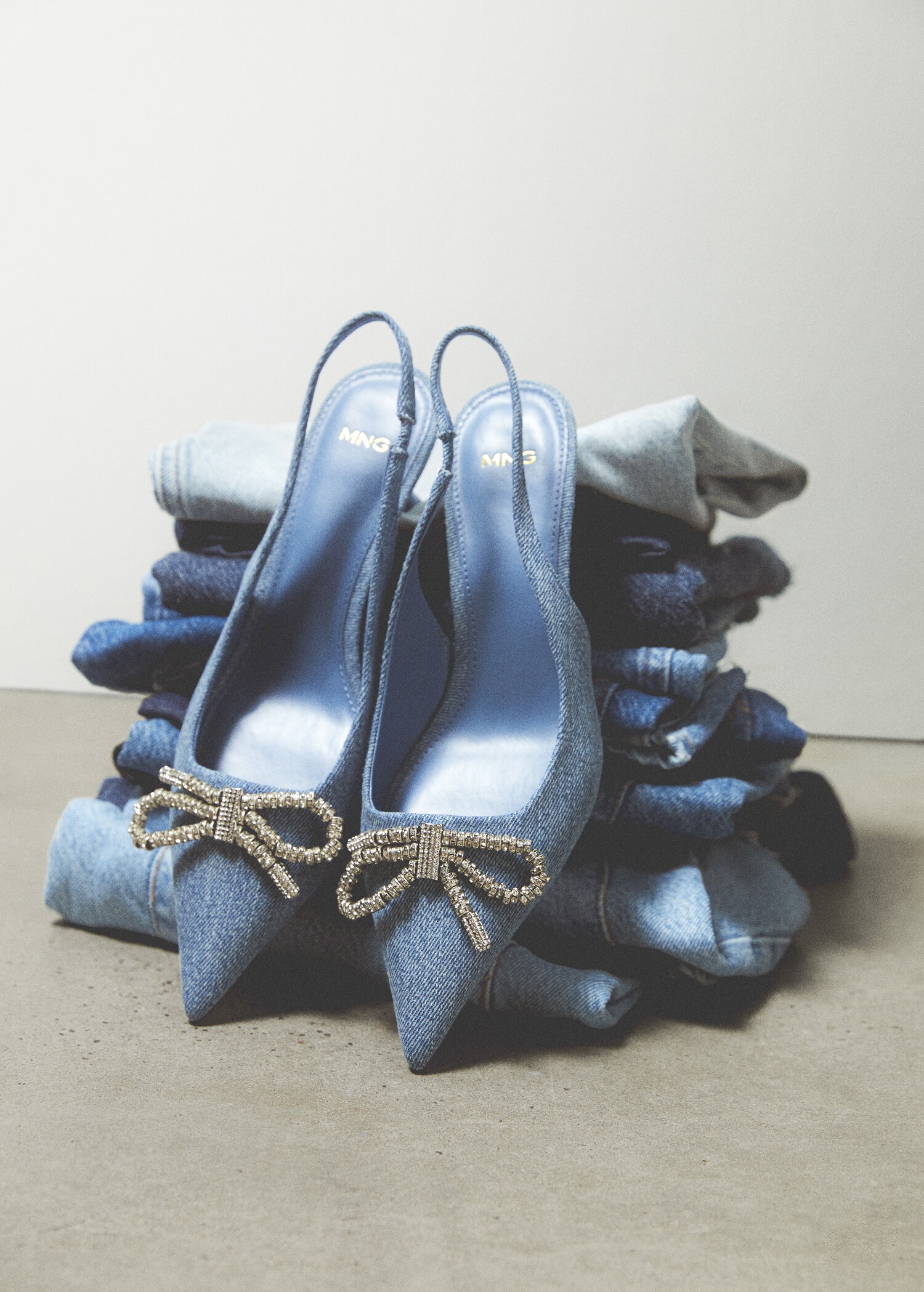 Denim sling back shoes - Details of the article 7