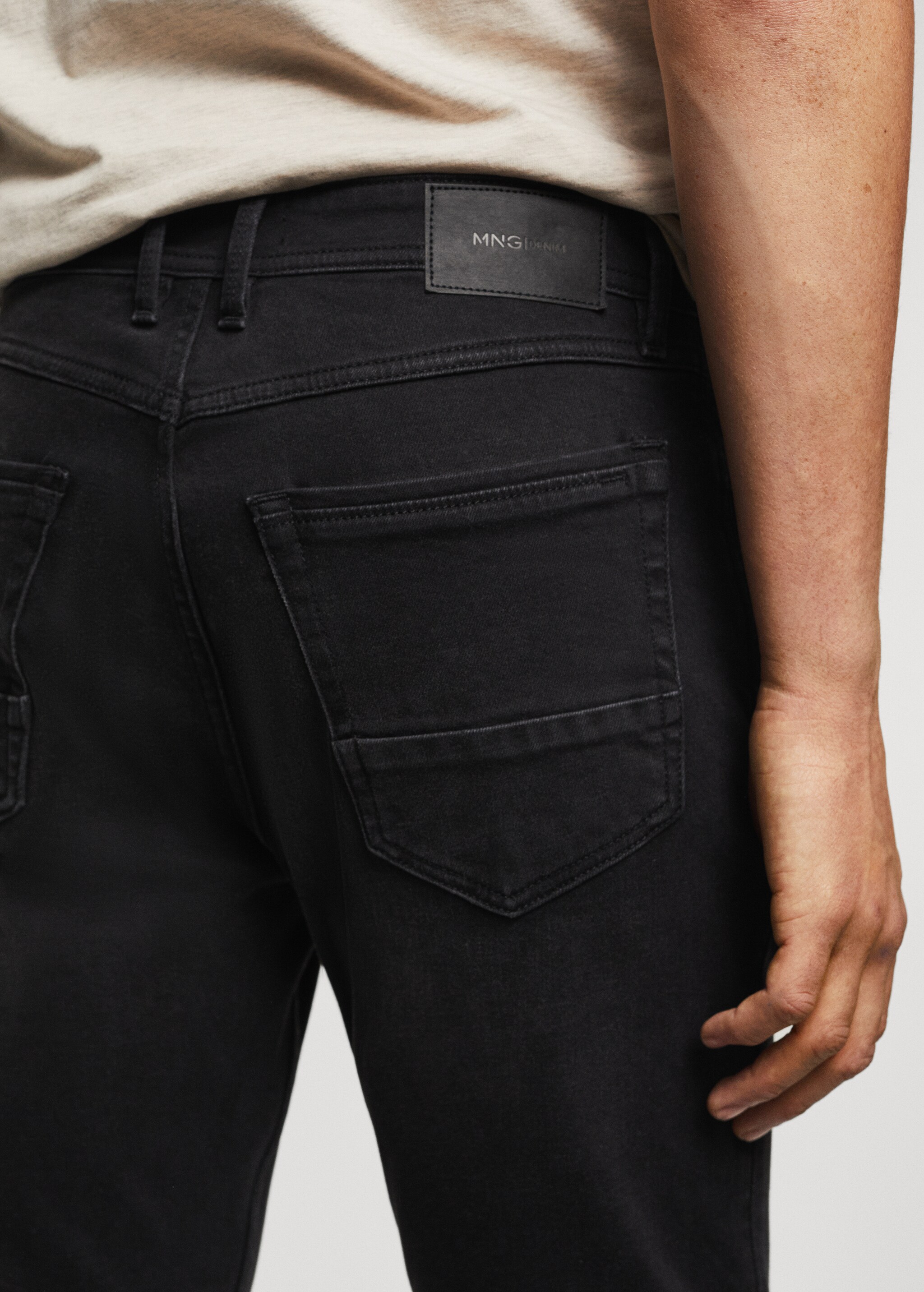 Tom tapered cropped jeans - Details of the article 4
