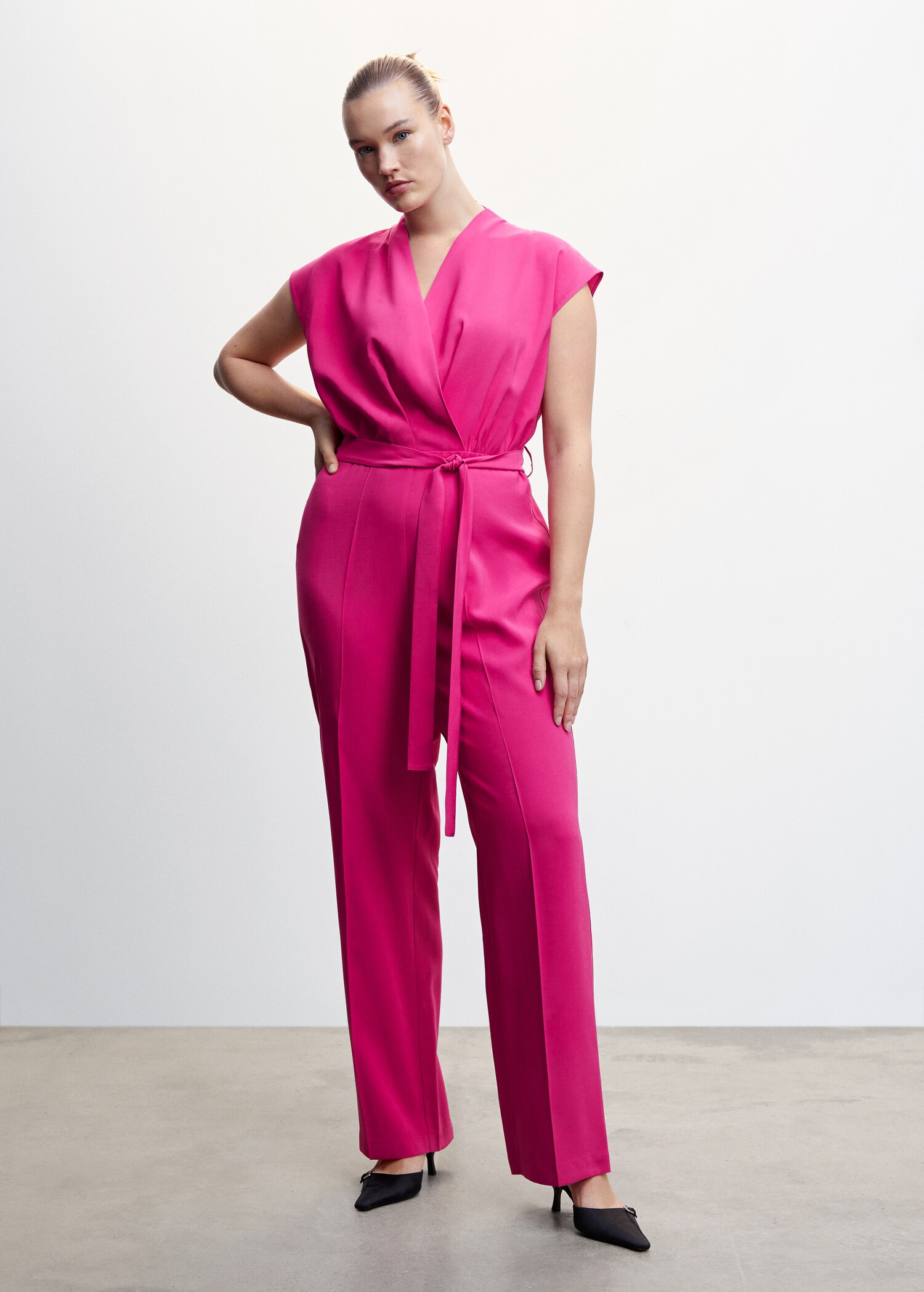 Langer Jumpsuit mit Schleife - Detail des Artikels 3