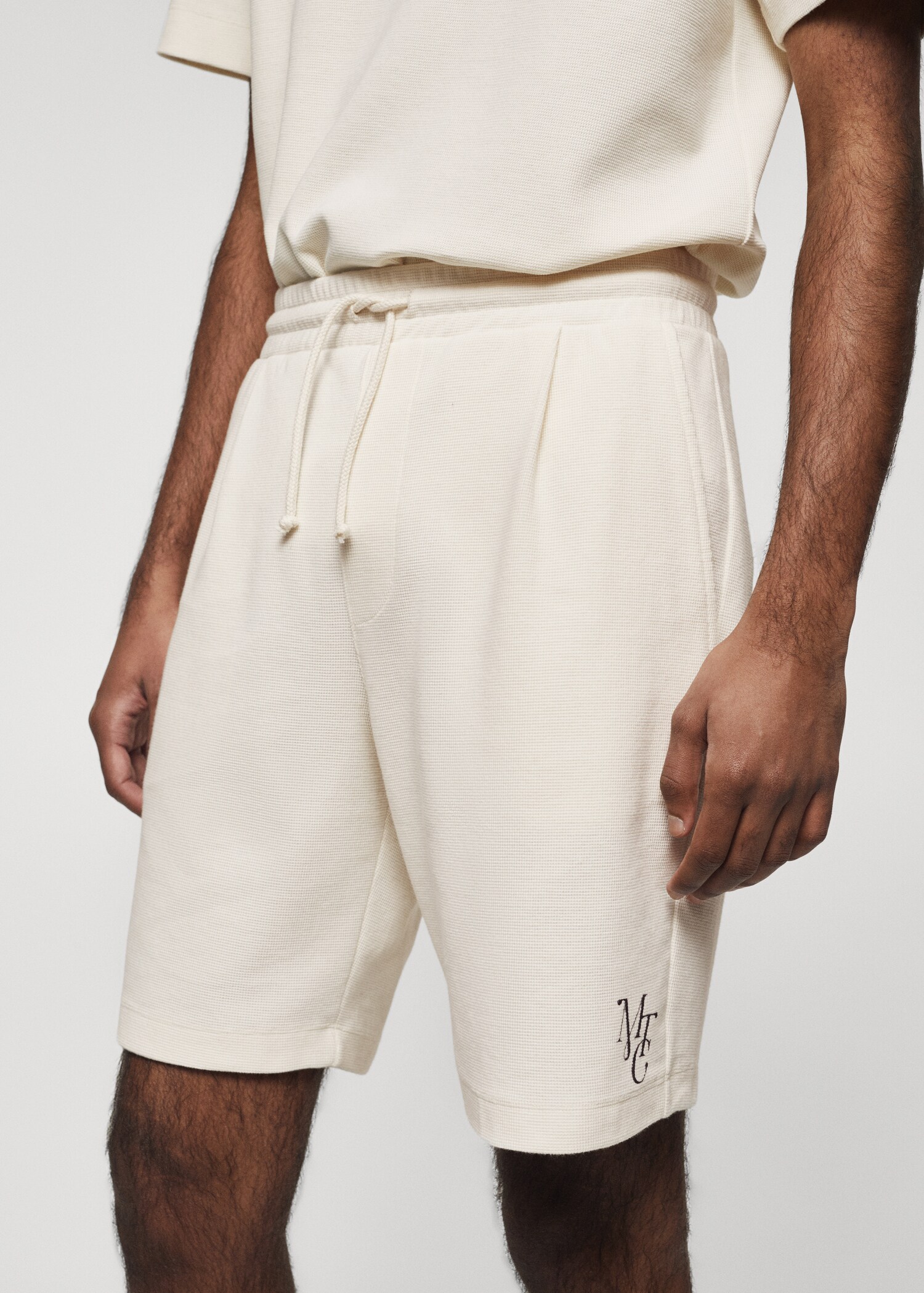 Cotton shorts with drawstring - Details of the article 1