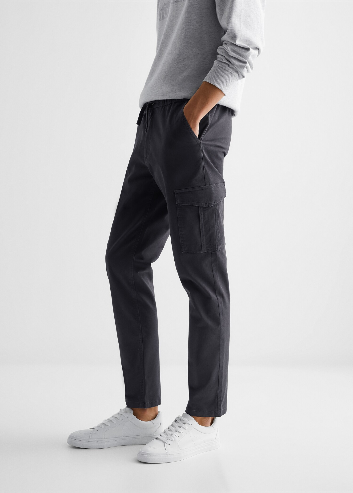 Regular-fit cargo pants - Details of the article 1