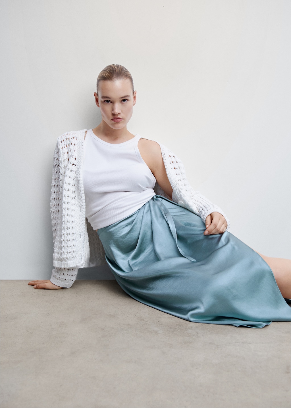 Jupe portefeuille satinee Femme MANGO OUTLET Luxembourg