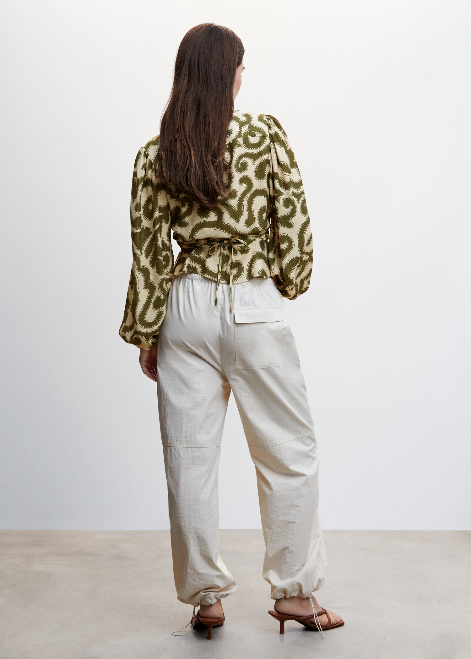 Printed puff sleeve blouse - Reverse of the article