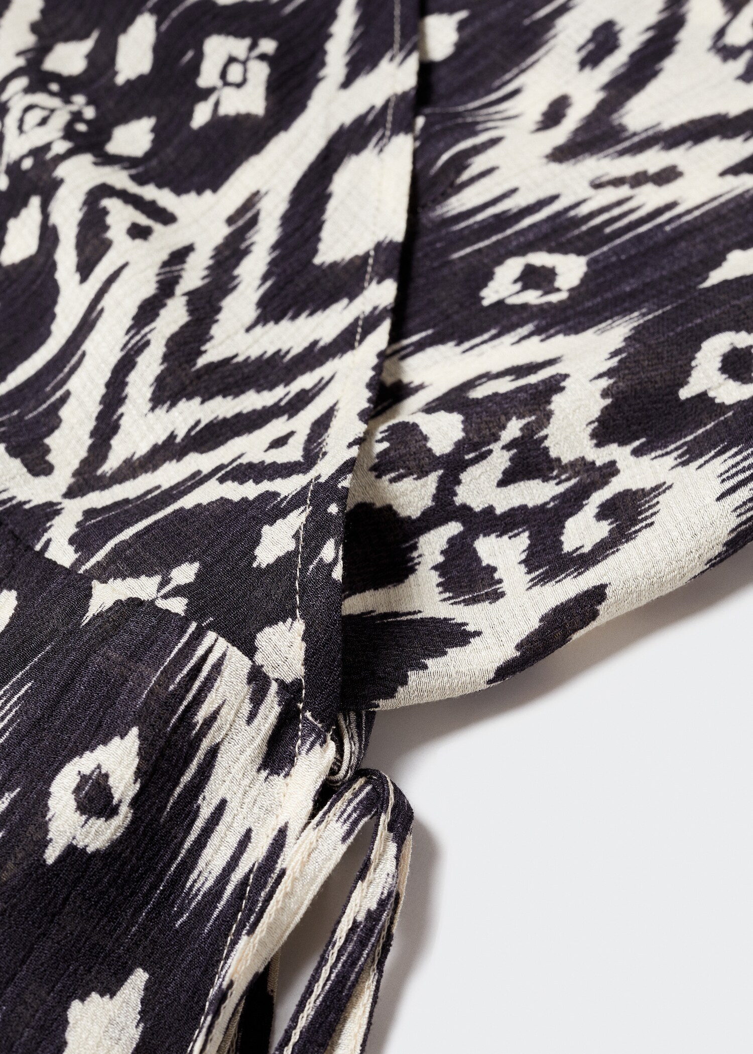 Printed puff sleeve blouse - Details of the article 8