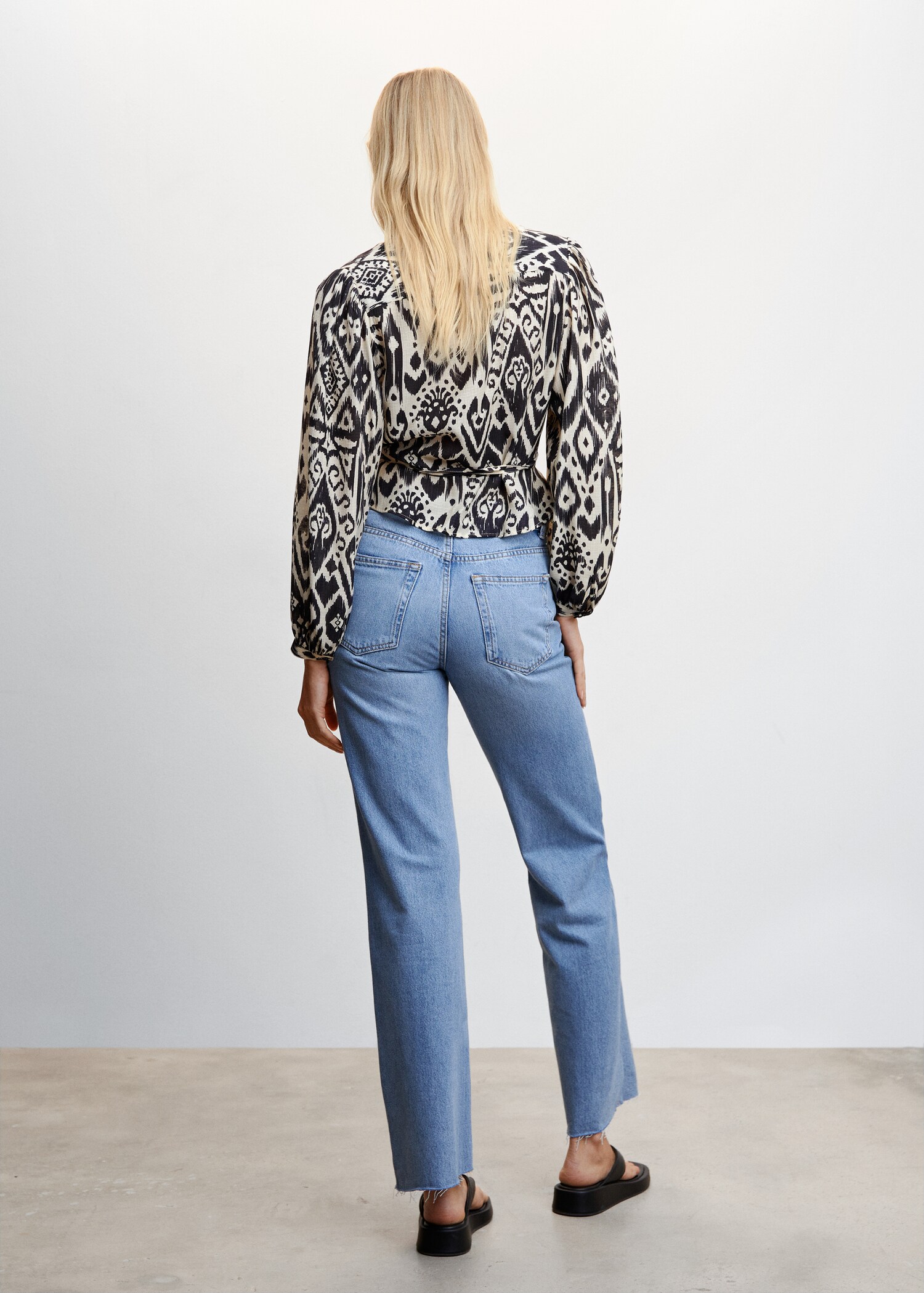 Printed puff sleeve blouse - Reverse of the article