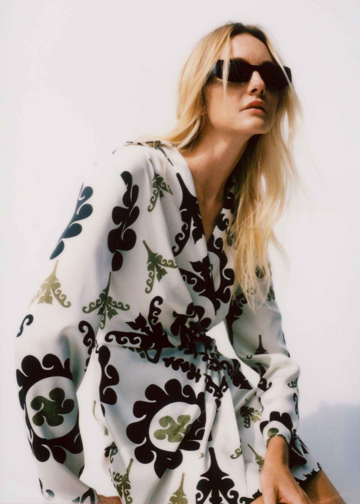 Printed satin dress - Details of the article 9