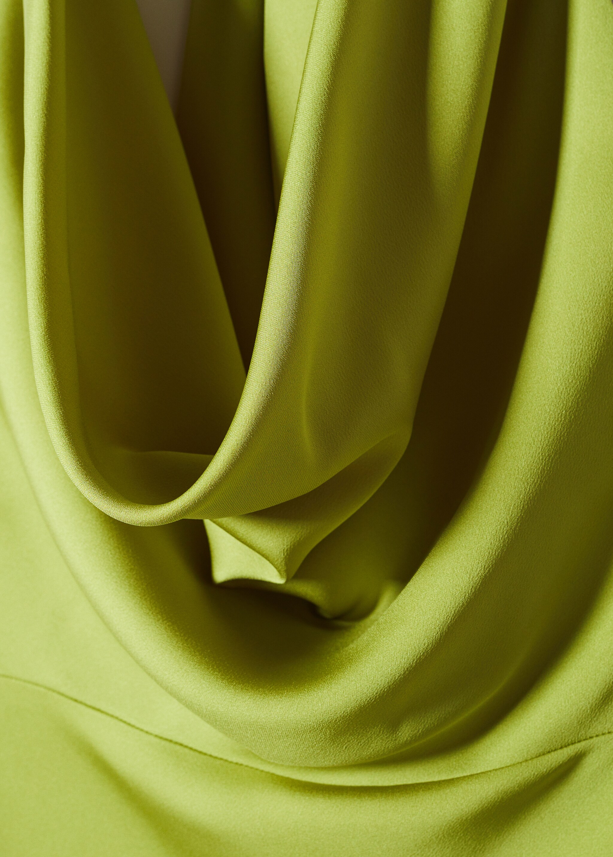 Draped neck satin dress - Details of the article 8
