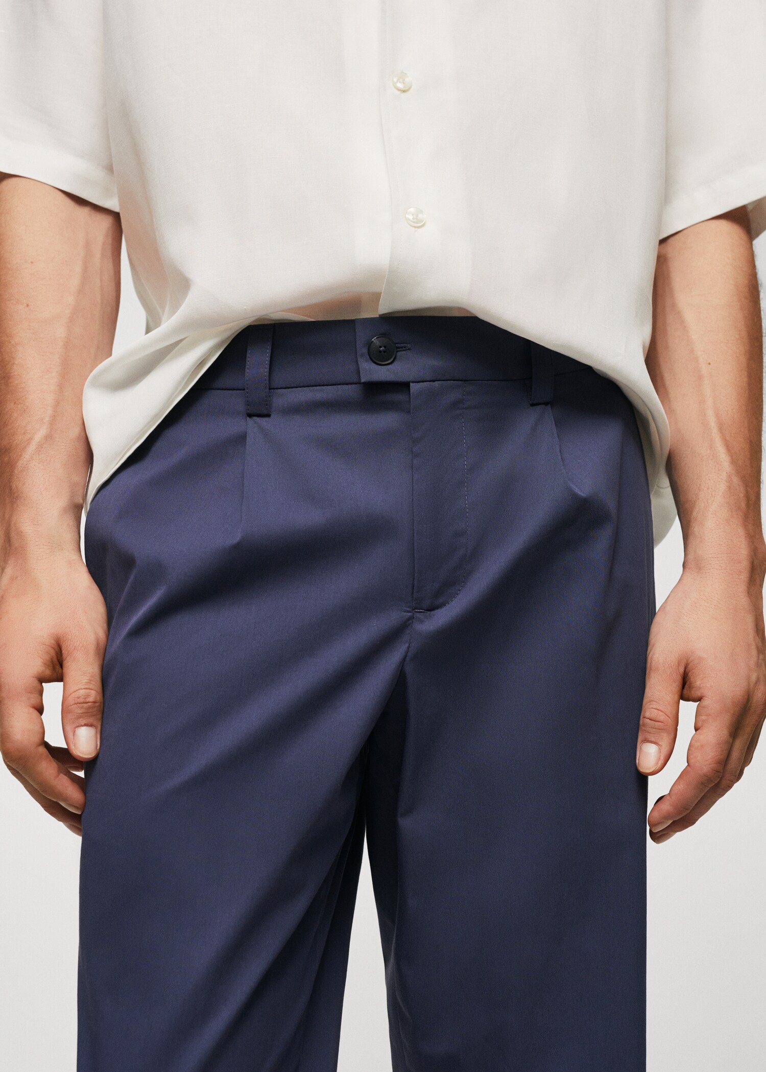 Cotton pleated pants - Details of the article 1