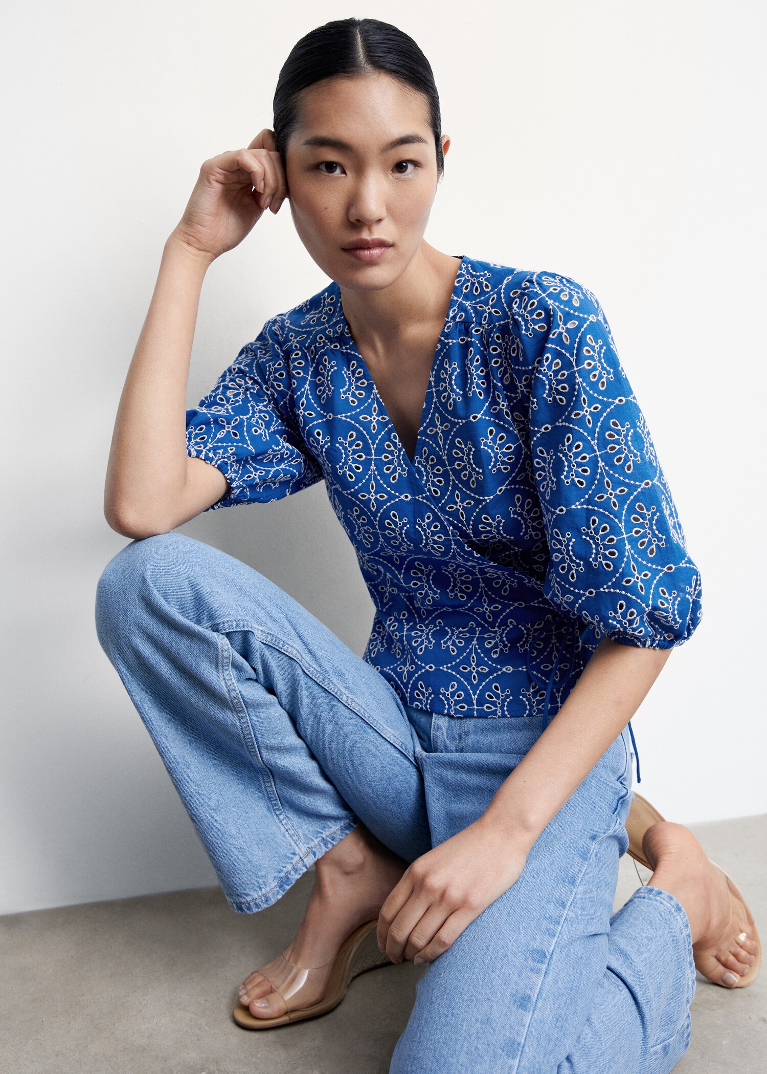 Embroidered puff-sleeve blouse - Details of the article 2