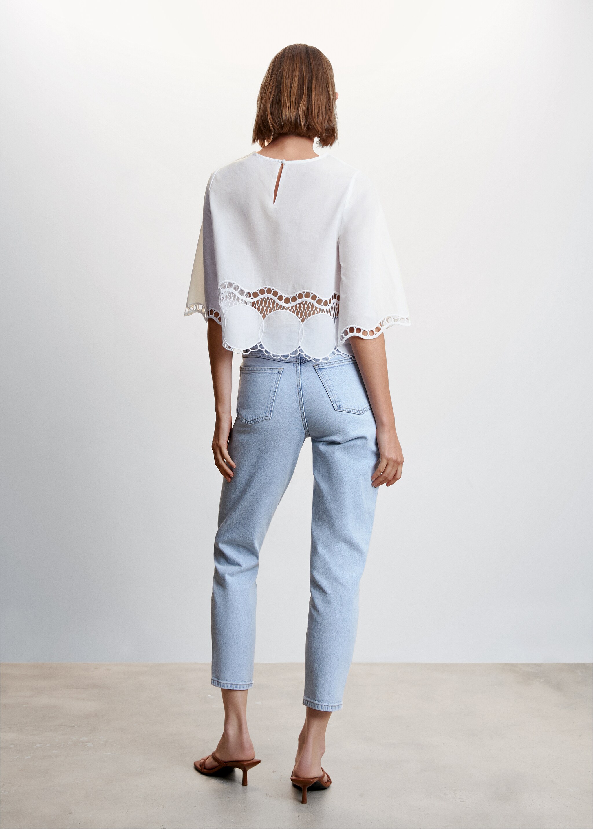 Embroidered oversized blouse - Reverse of the article