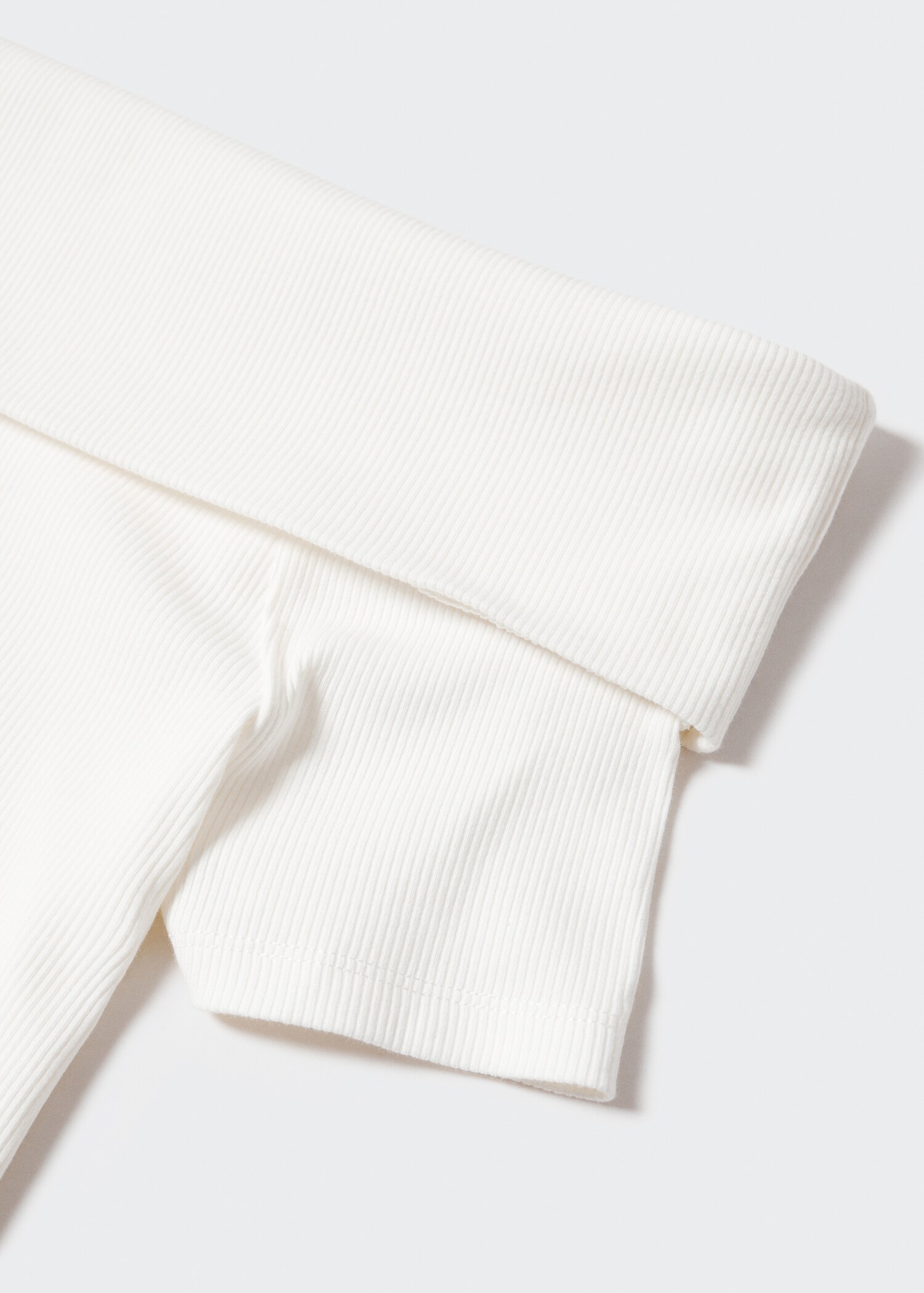 Off-shoulder top - Details of the article 8