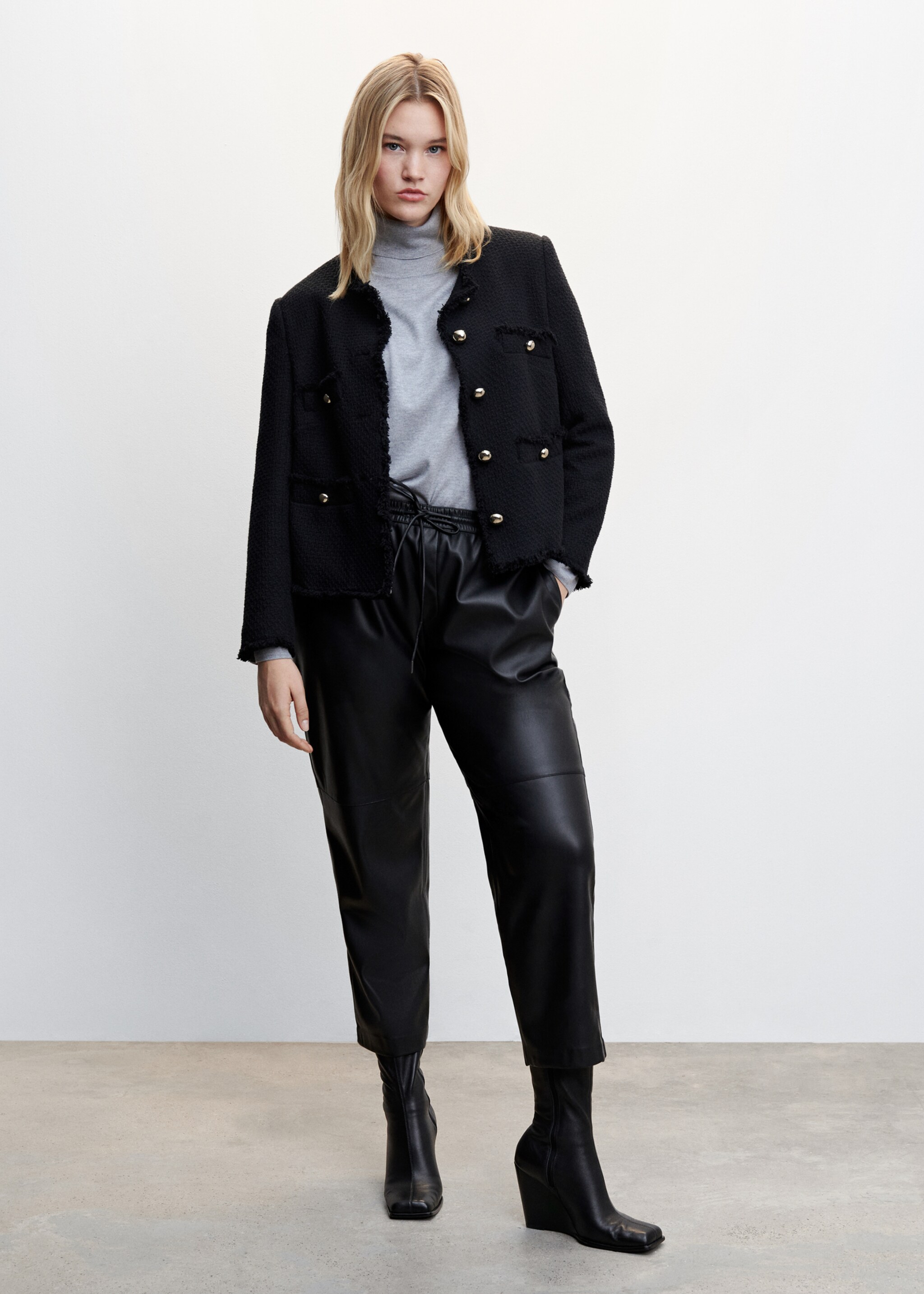 Leather-effect elastic waist trousers - Details of the article 3