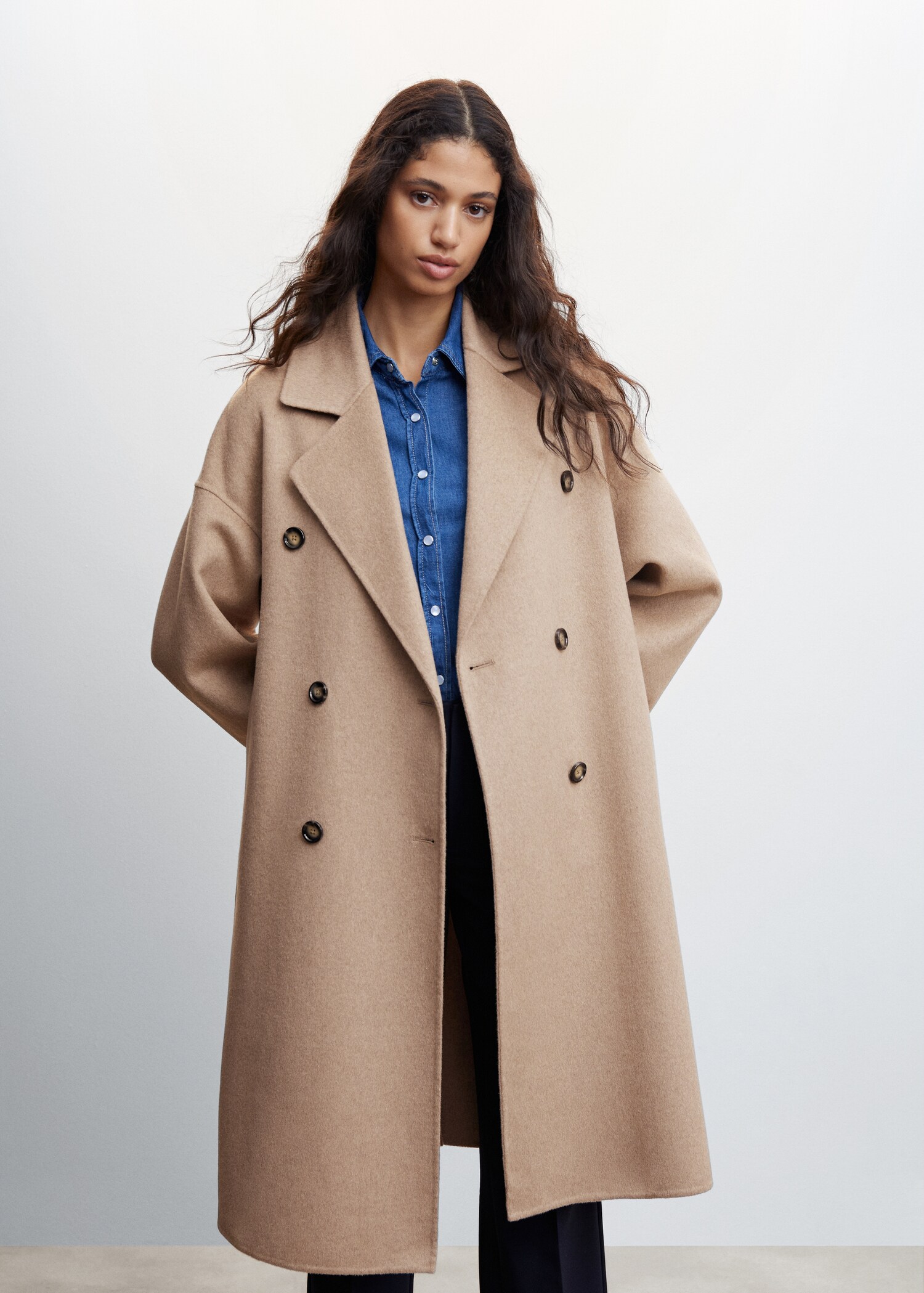 Abrigo lana handmade oversize - Plano medio