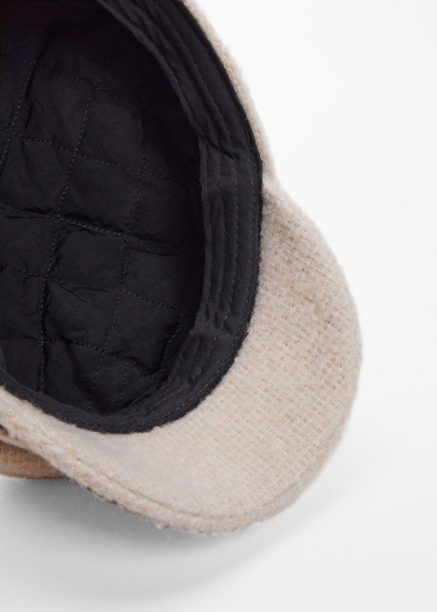 Cap with visor - Details of the article 1