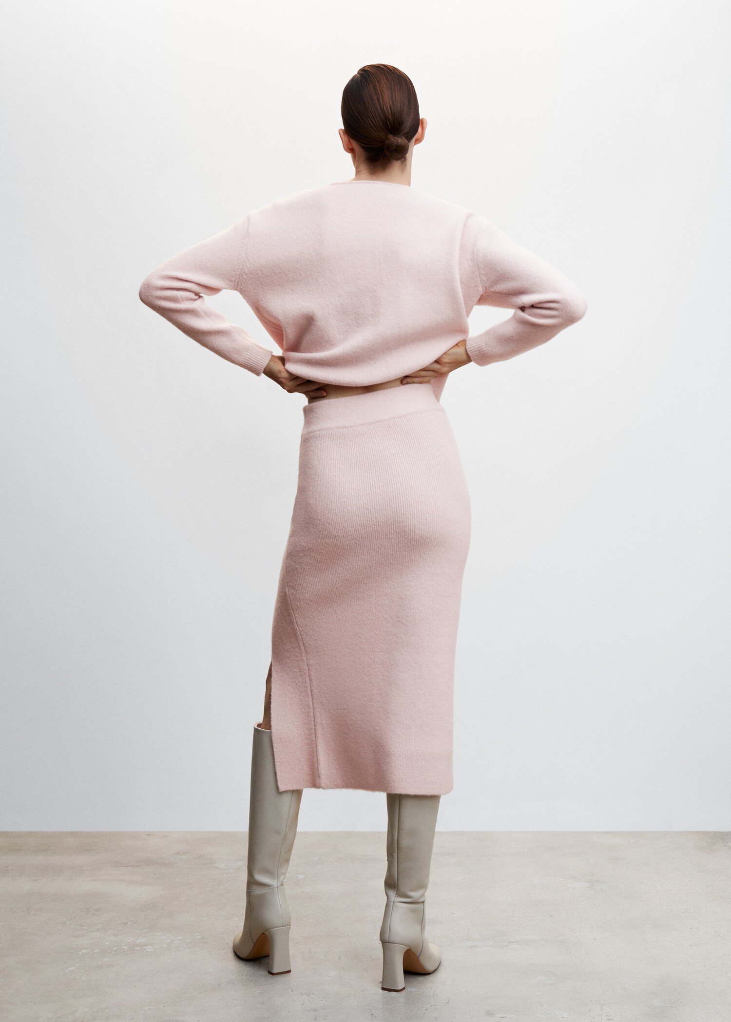 Slit knitted skirt - Reverse of the article