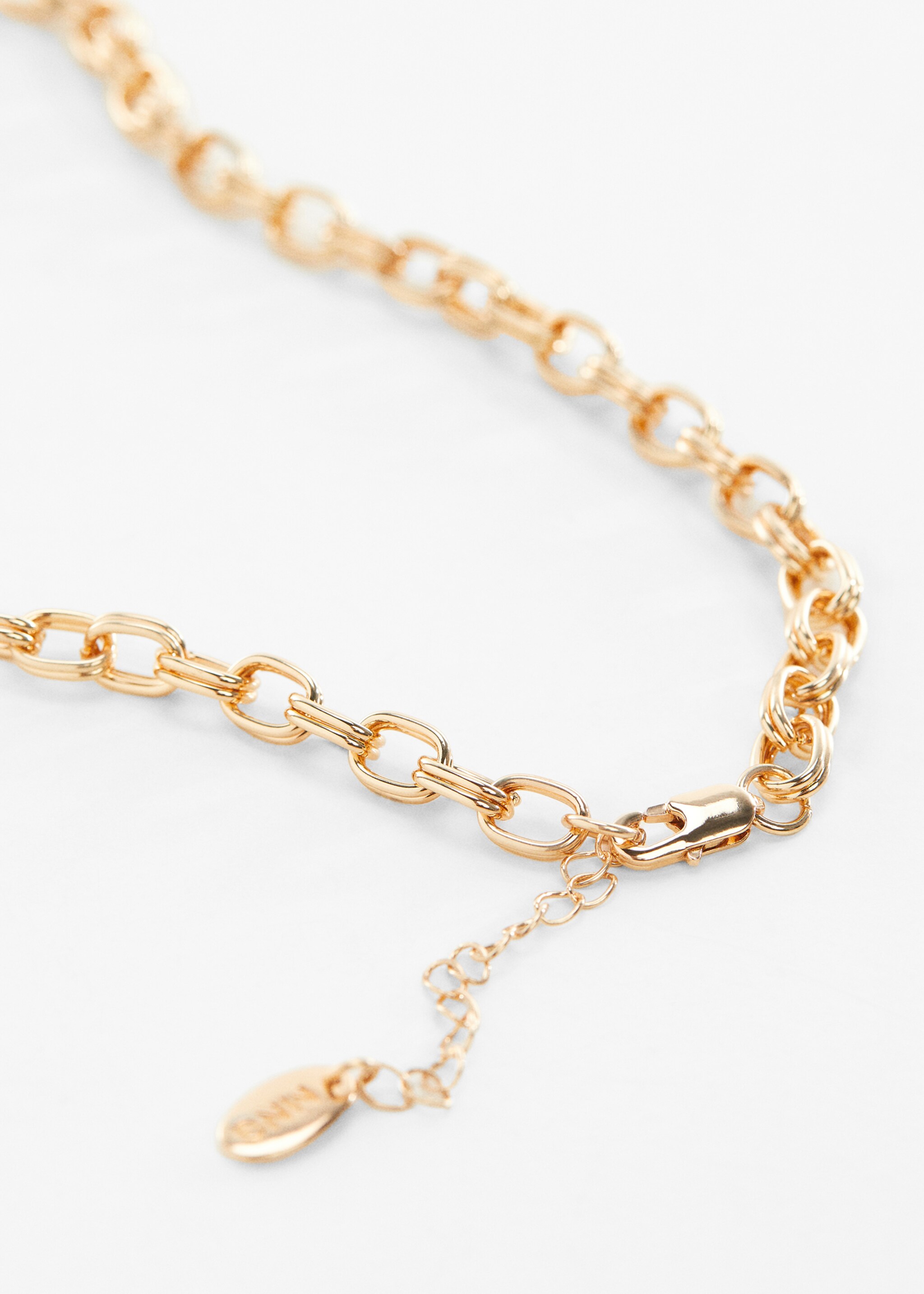 Smal kedja halsband - Bild av mittparti, Guld. Ref: 47040391-00.