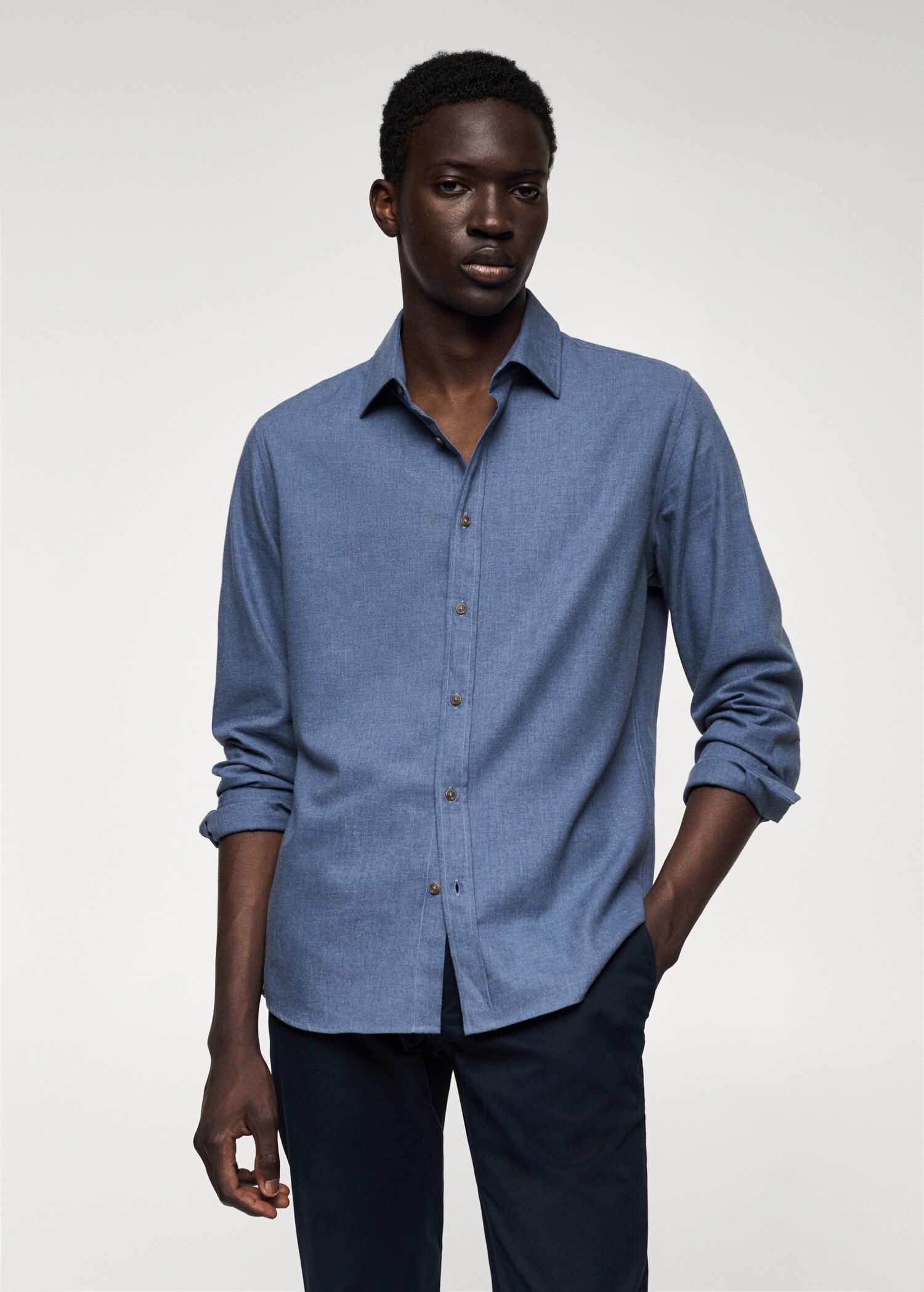 Slim Fit-Hemd aus Baumwolle - Mittlere Ansicht