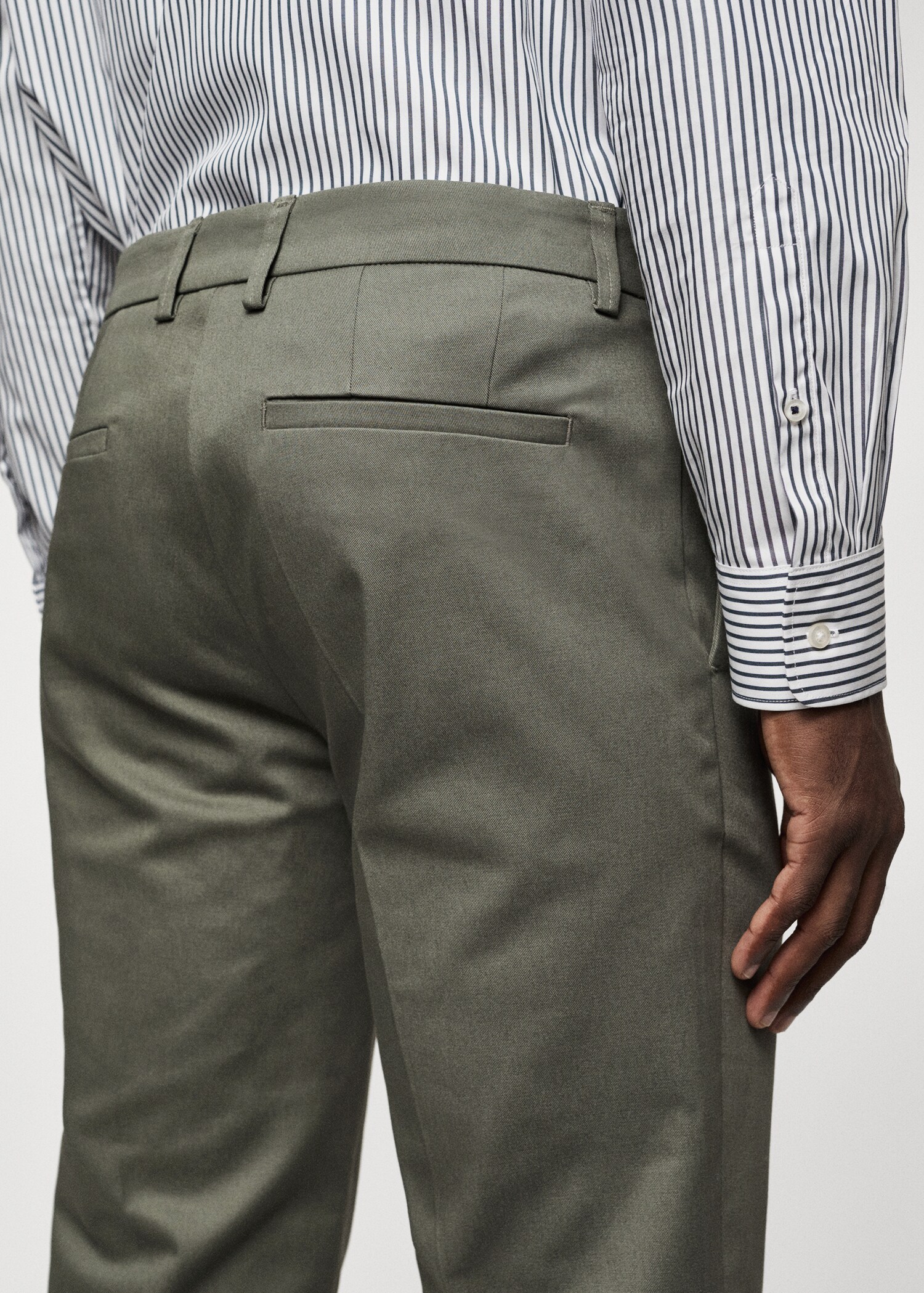 Slim fit chino trousers - Details of the article 4