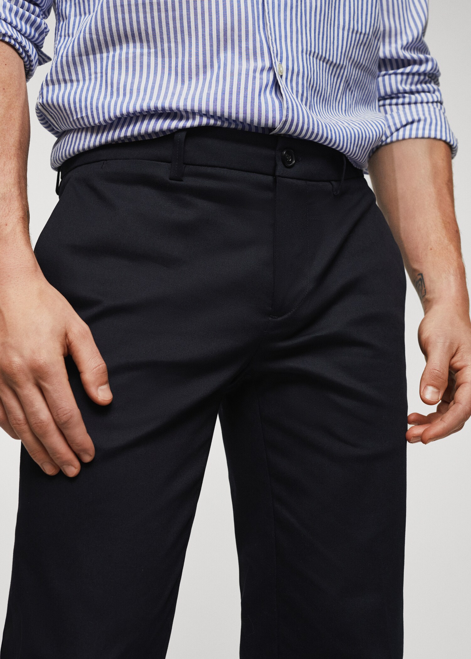 Slim fit chino trousers - Details of the article 1