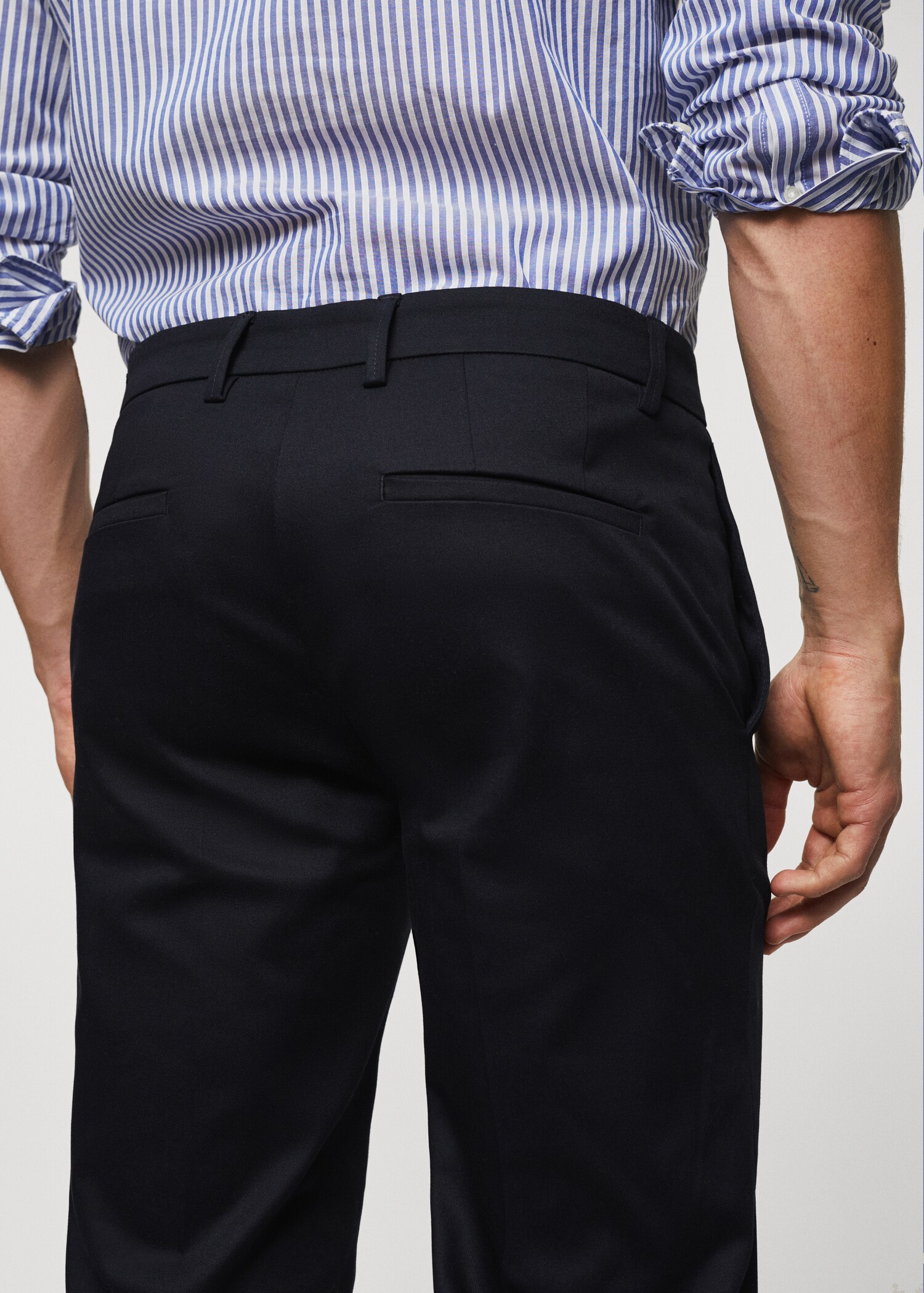 Slim fit chino trousers - Details of the article 4