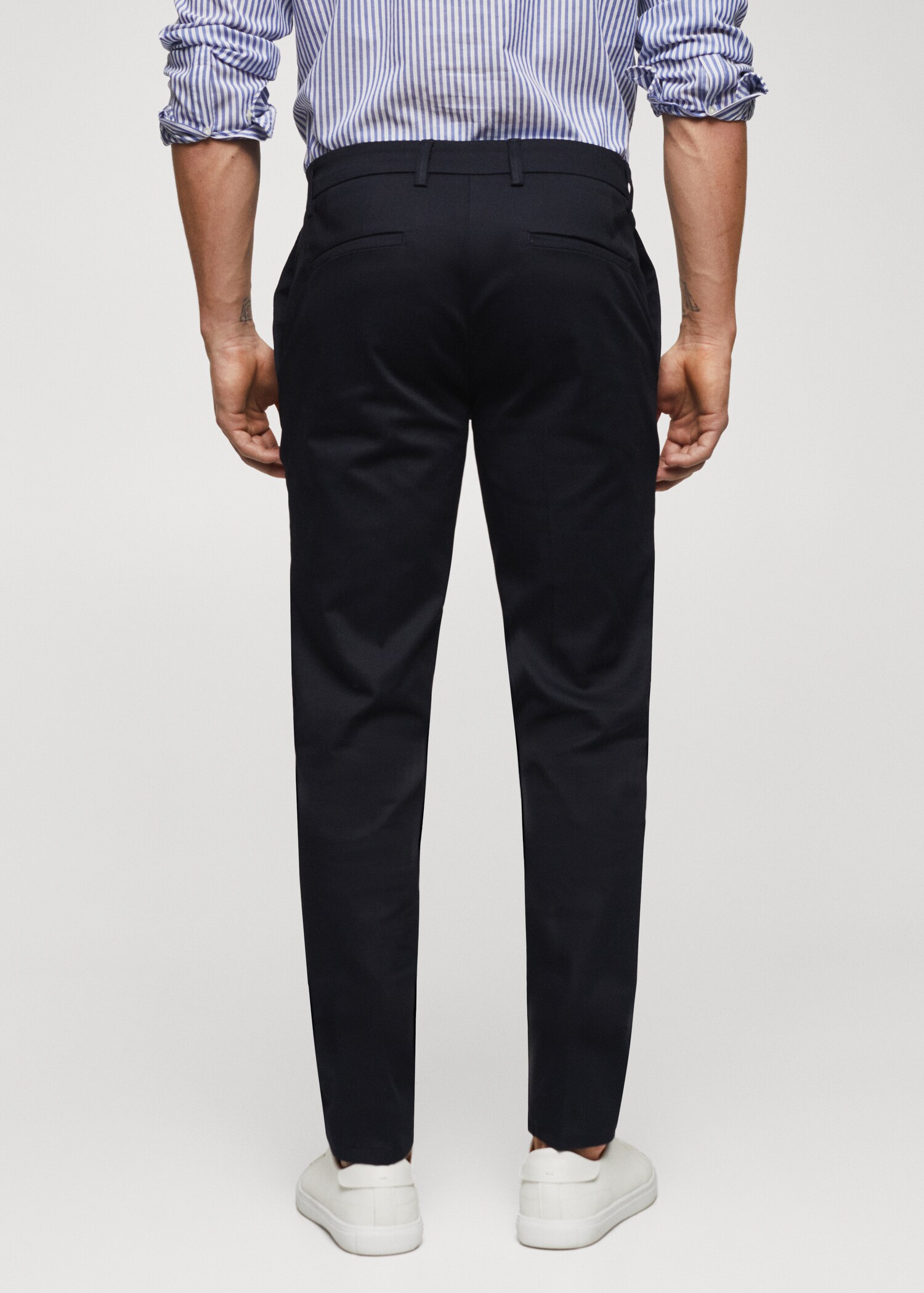 Slim fit chino trousers - Reverse of the article