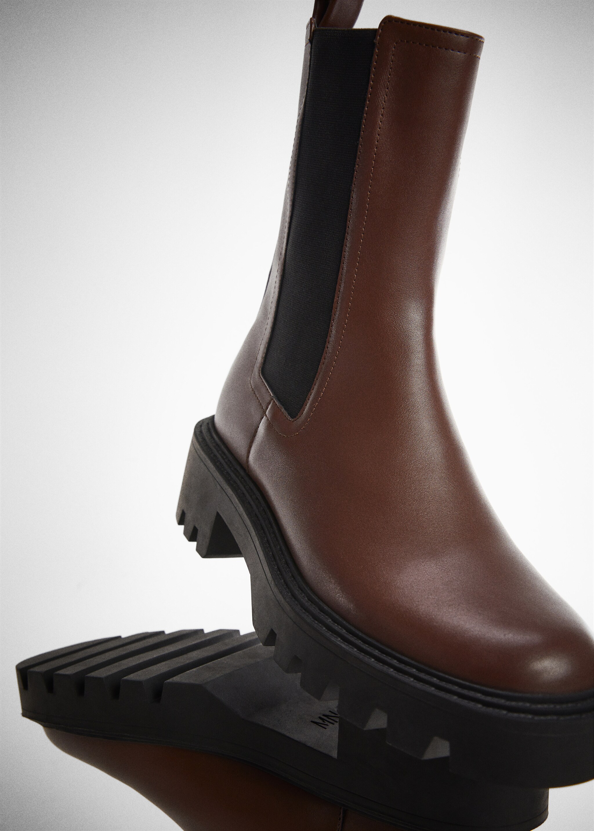 Track outsole boots - Details of the article 5