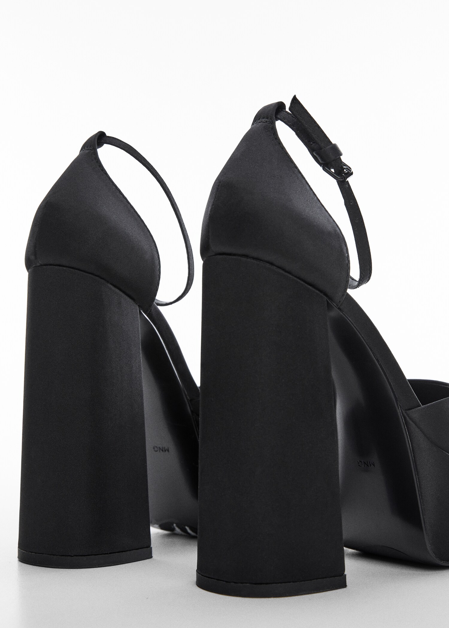 Satin platform shoes - Details of the article 1