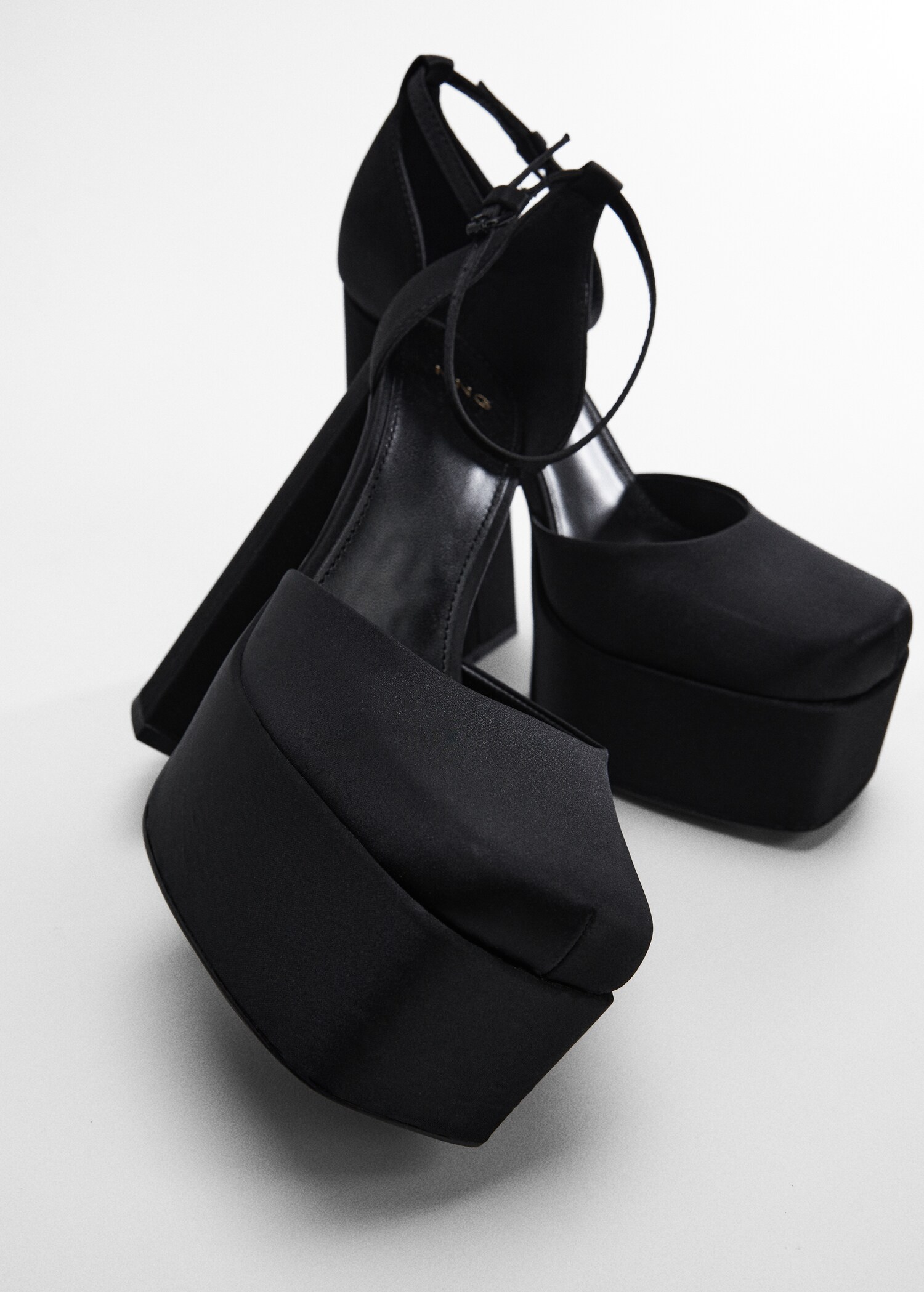 Satin platform shoes - Details of the article 5