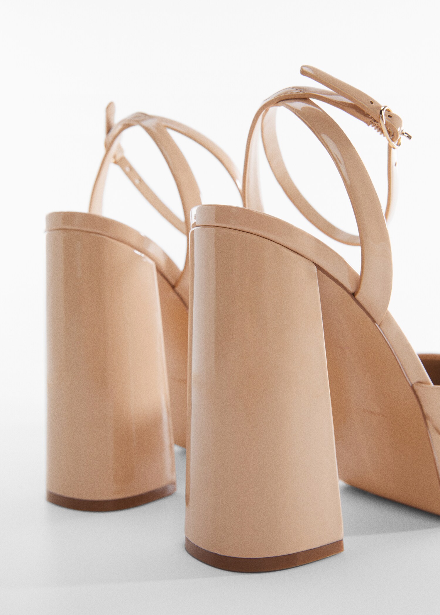 Block heel shoe - Details of the article 1