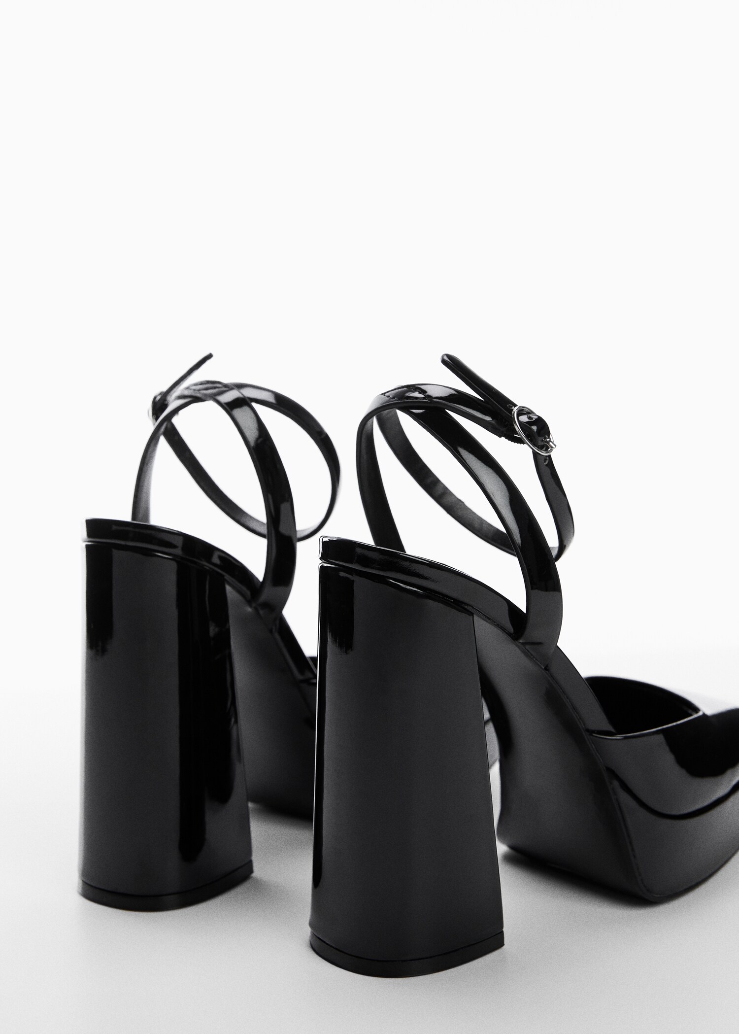 Block heel shoe - Details of the article 2
