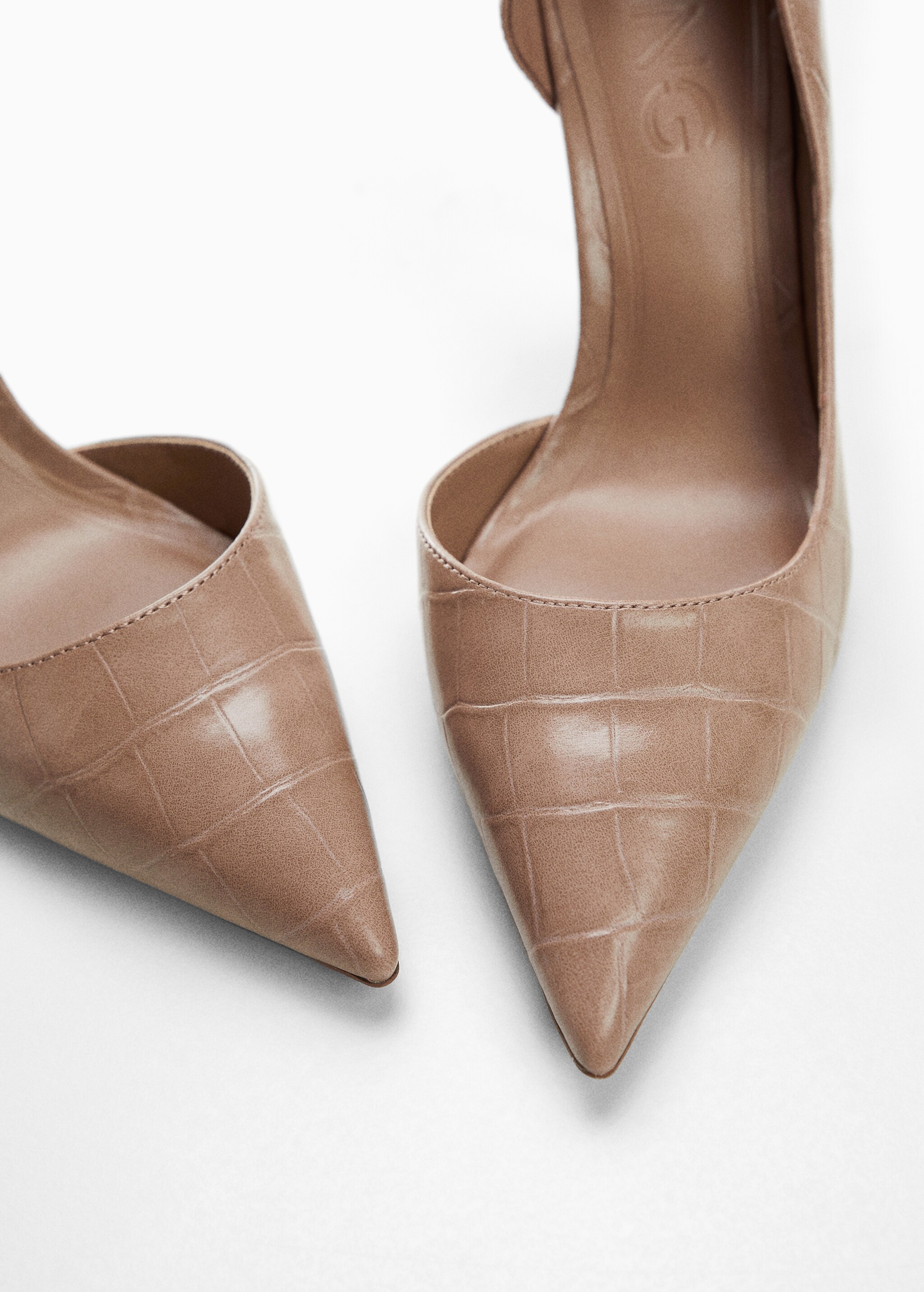 Croc-effect heeled shoes - Details of the article 2