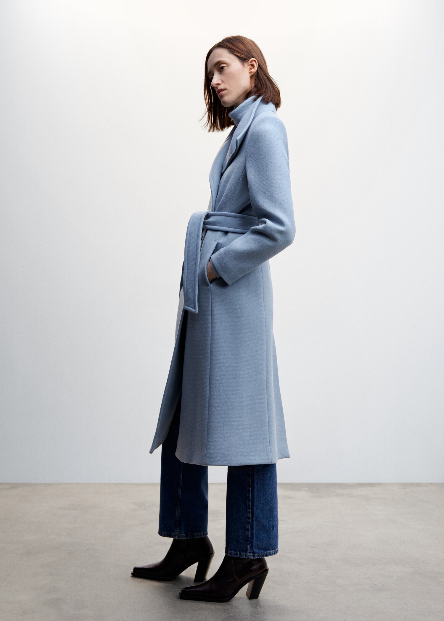Woollen coat with belt - Details of the article 2