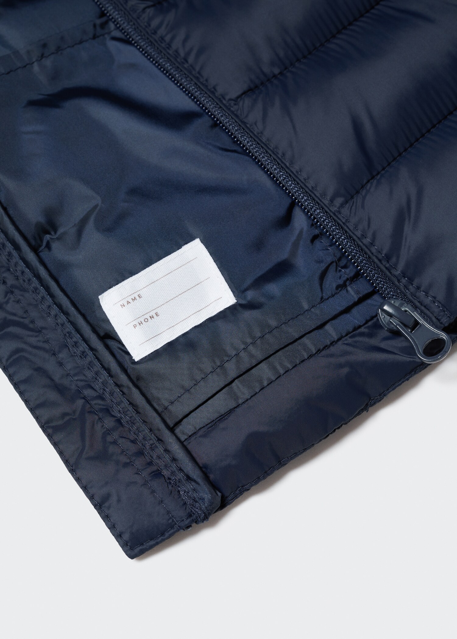 Quilted vest - Details of the article 8