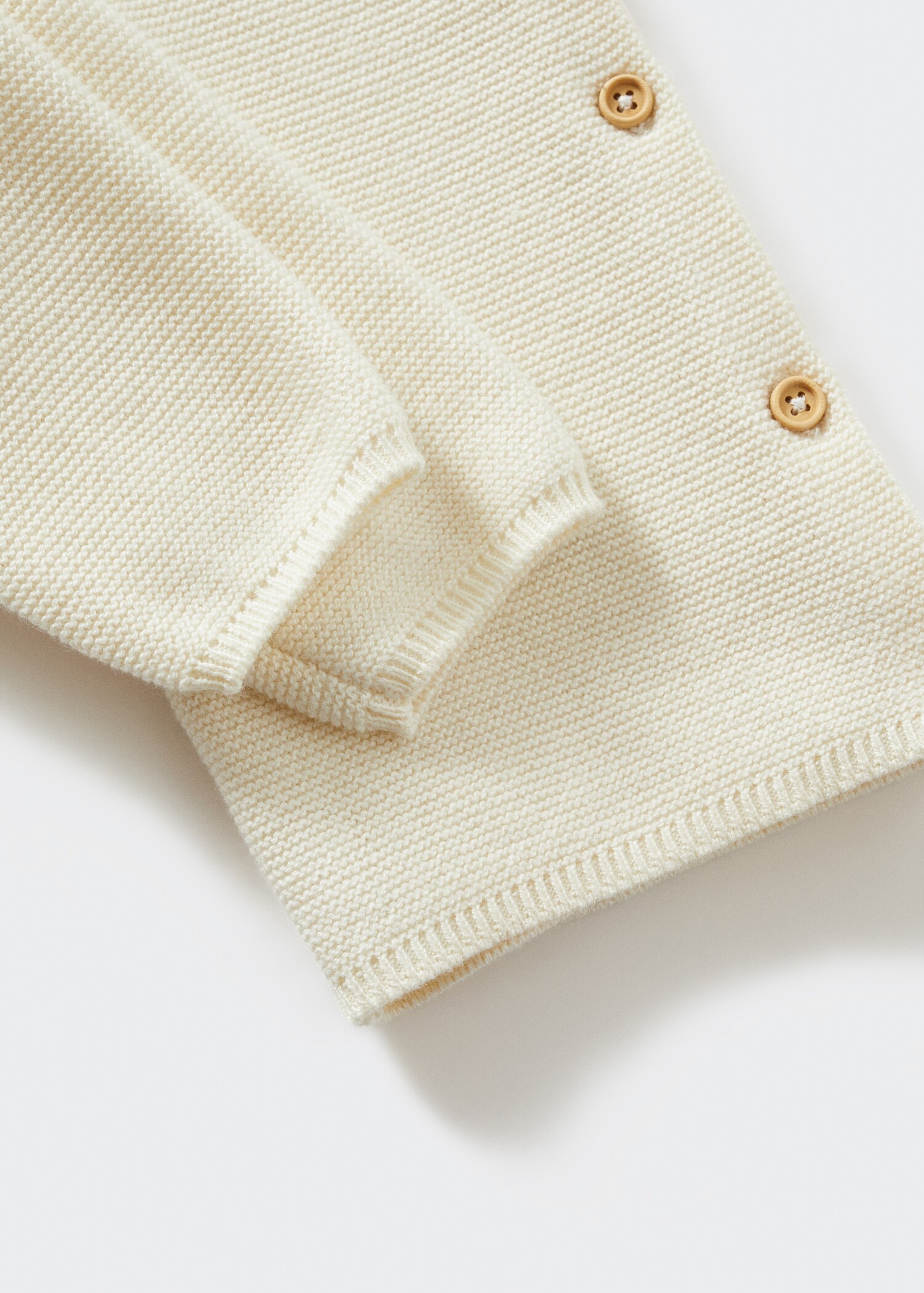 Strickjacke mit Knöpfen - Detail des Artikels 8