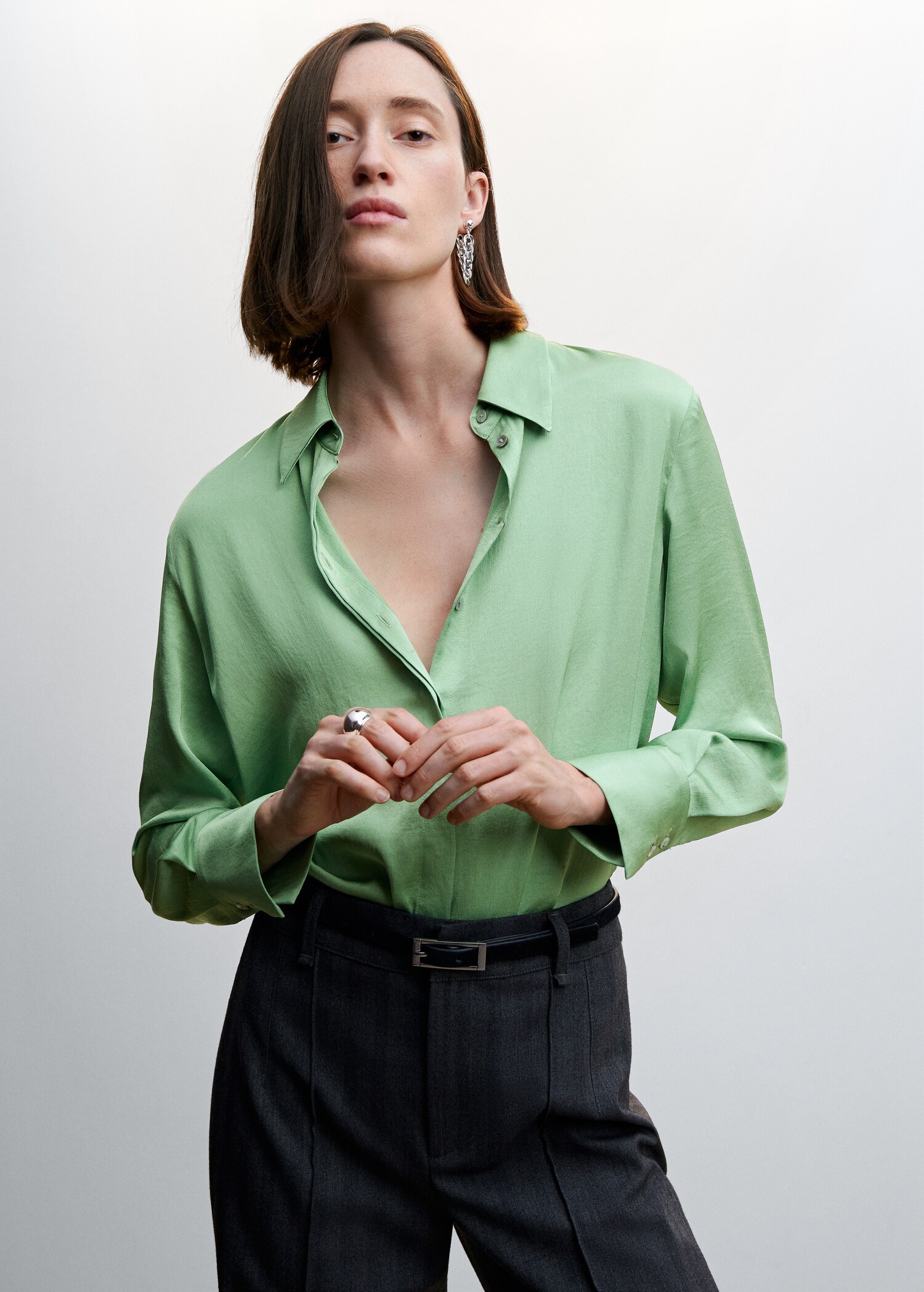 Soepelvallende satijnen blouse - Middenvlak