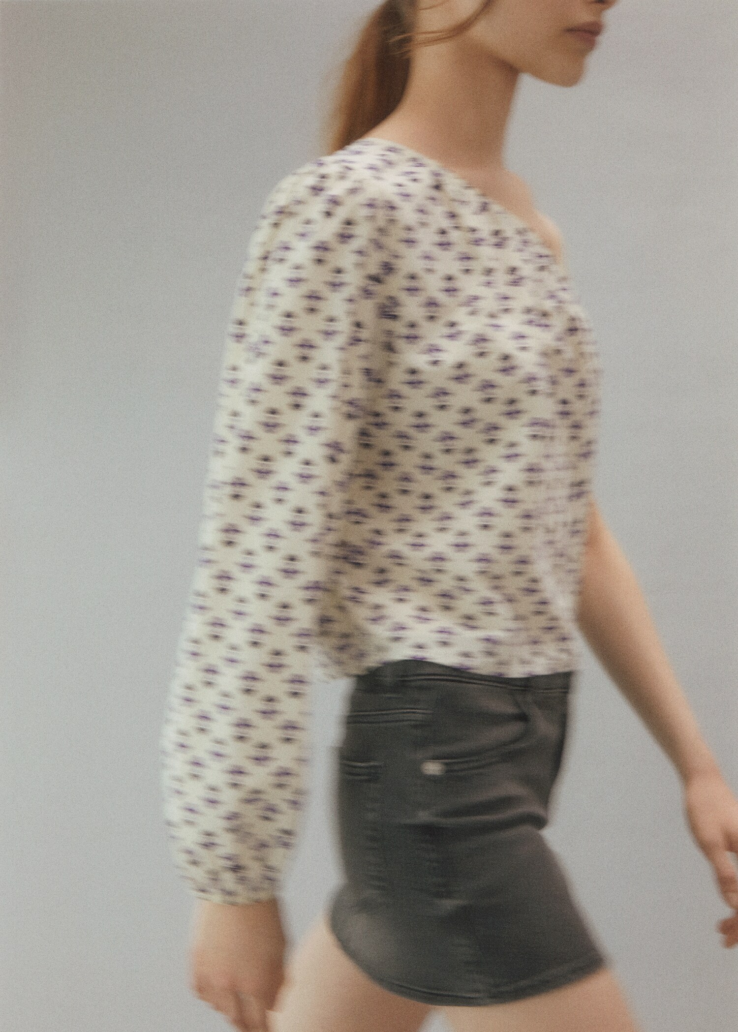 Blusa assimétrica estampada - Pormenor do artigo 5