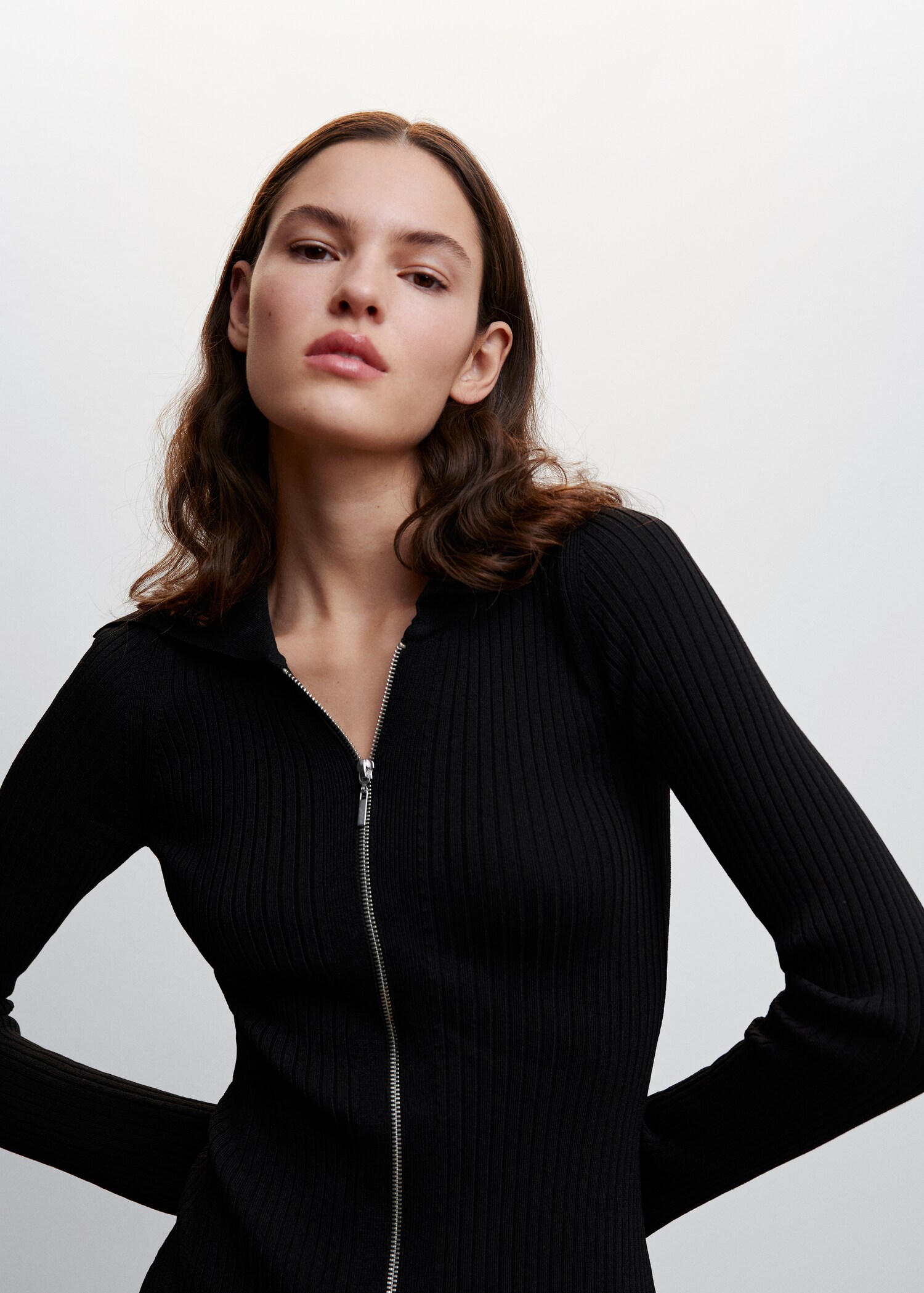 Black knitted dress with zip - Details of the article 1